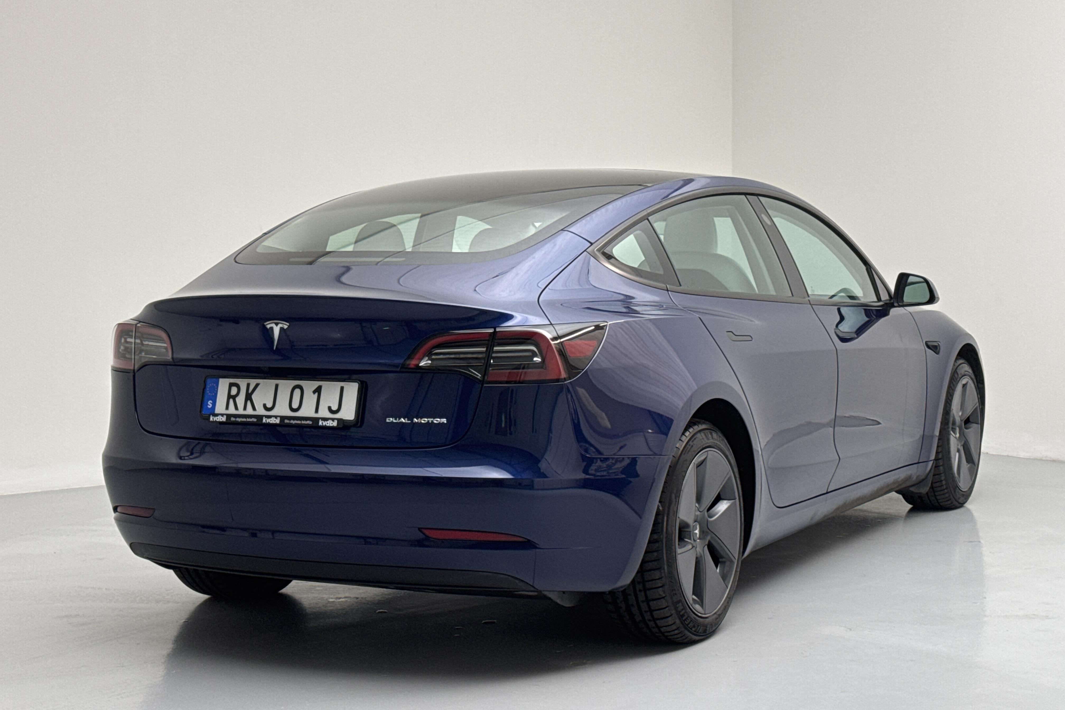 Tesla Model 3 Long Range Dual Motor AWD - 1 746 mil - Automat - blå - 2023