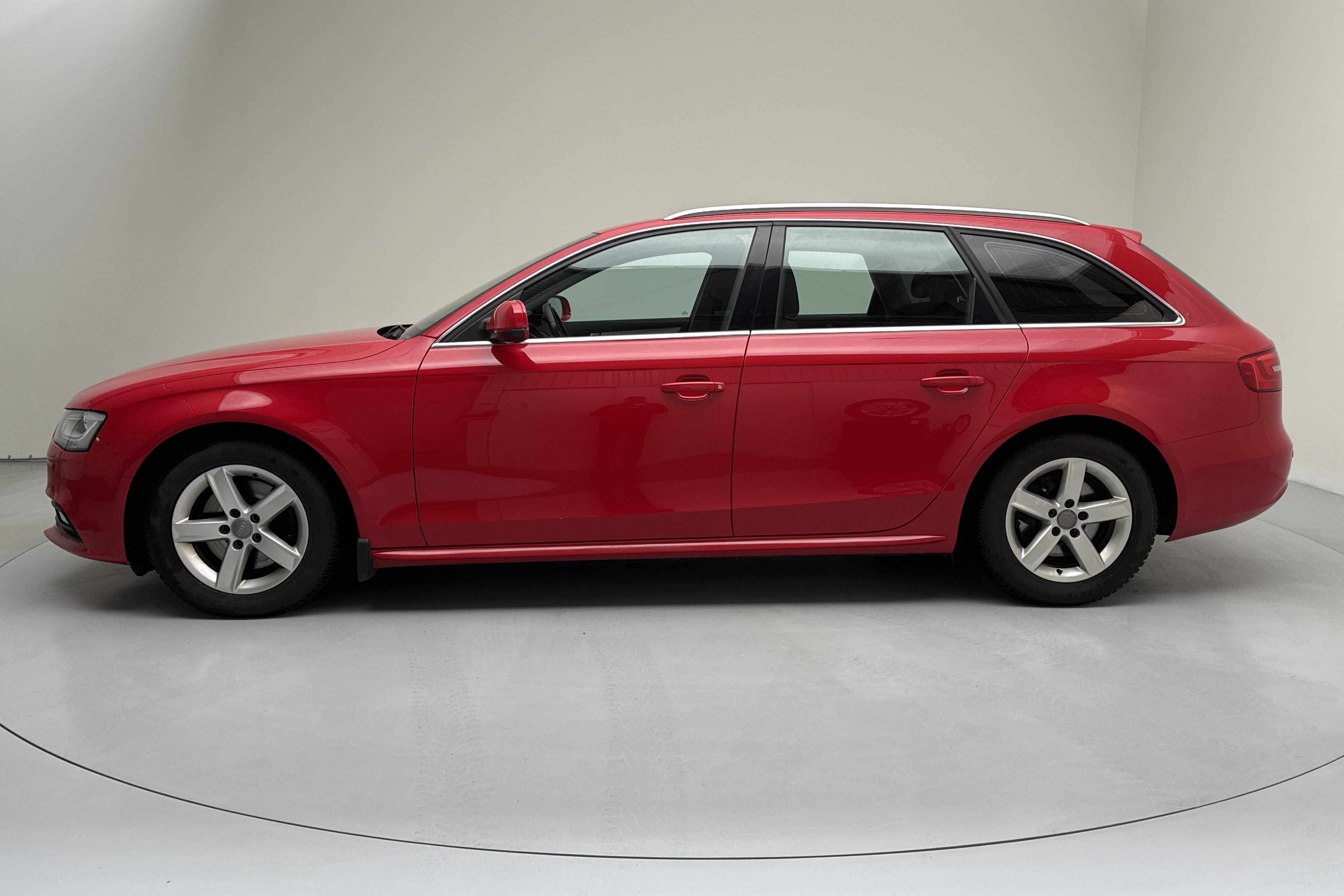 Audi A4 2.0 TDI Avant quattro (177hk) - 11 884 mil - Automat - röd - 2013