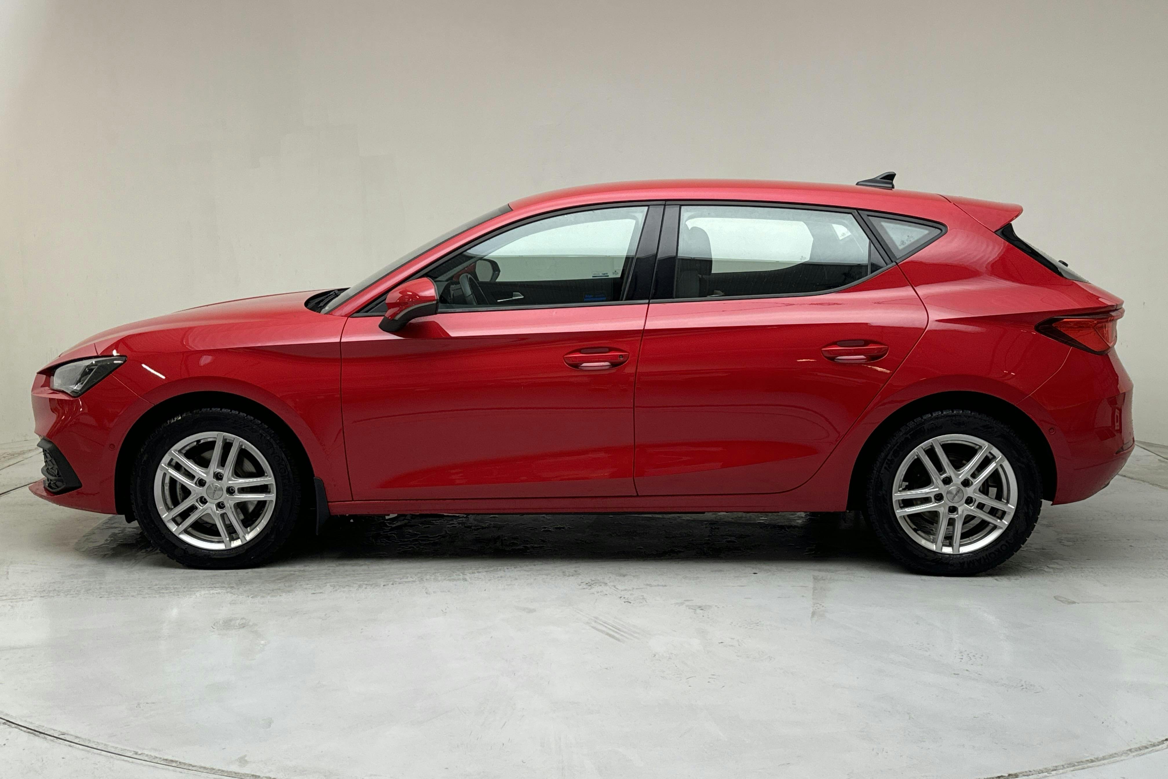 Seat Leon 2.0 TDI 5dr (150hk) - 28 100 km - Automatyczna - czerwony - 2021