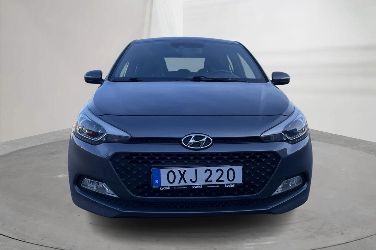 Hyundai i20 1.2 (84hk) - 8 974 mil - Manuell - Dark Grey - 2016