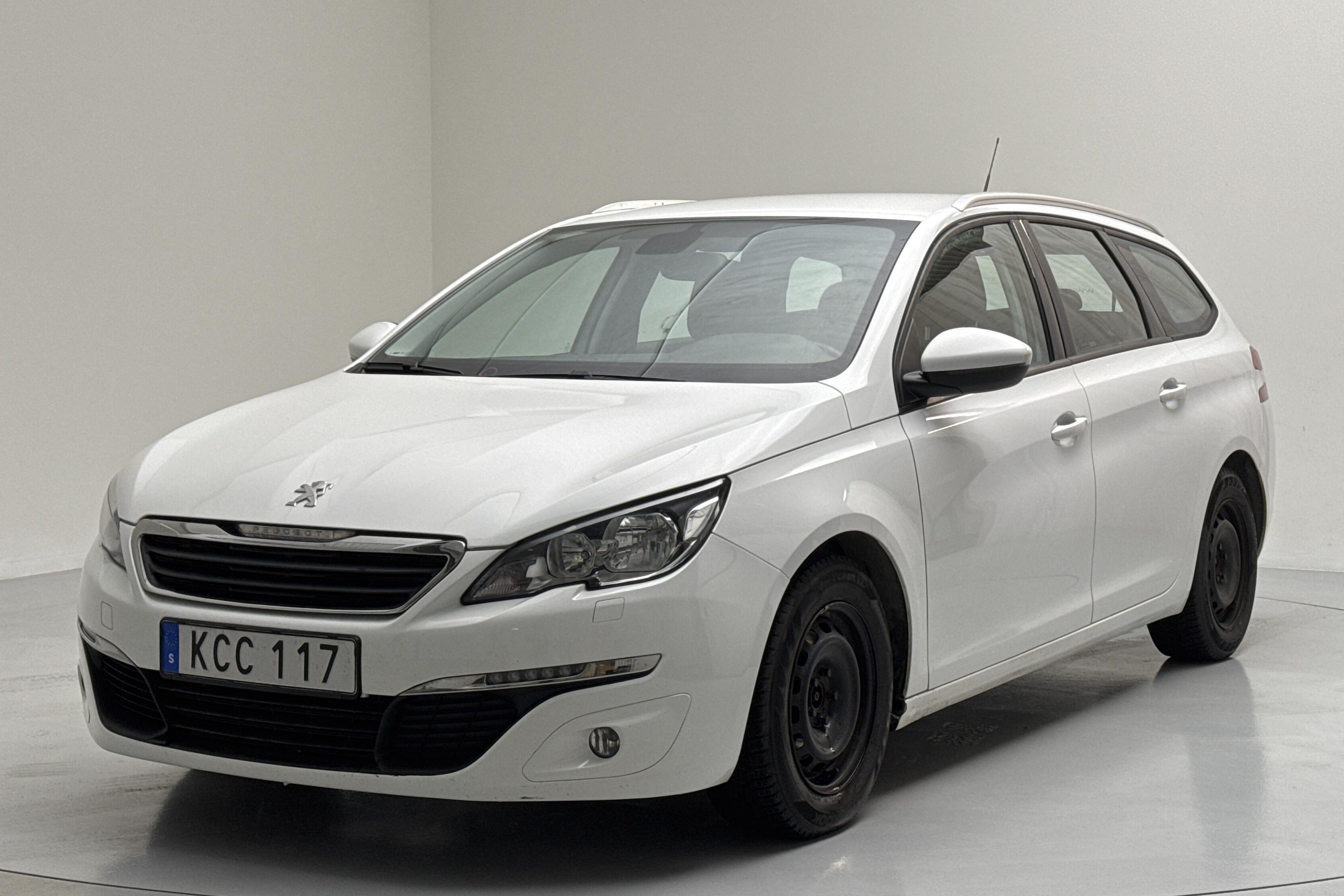 Peugeot 308 SW PureTech (110hk) - 143 680 km - Käsitsi - valge - 2015