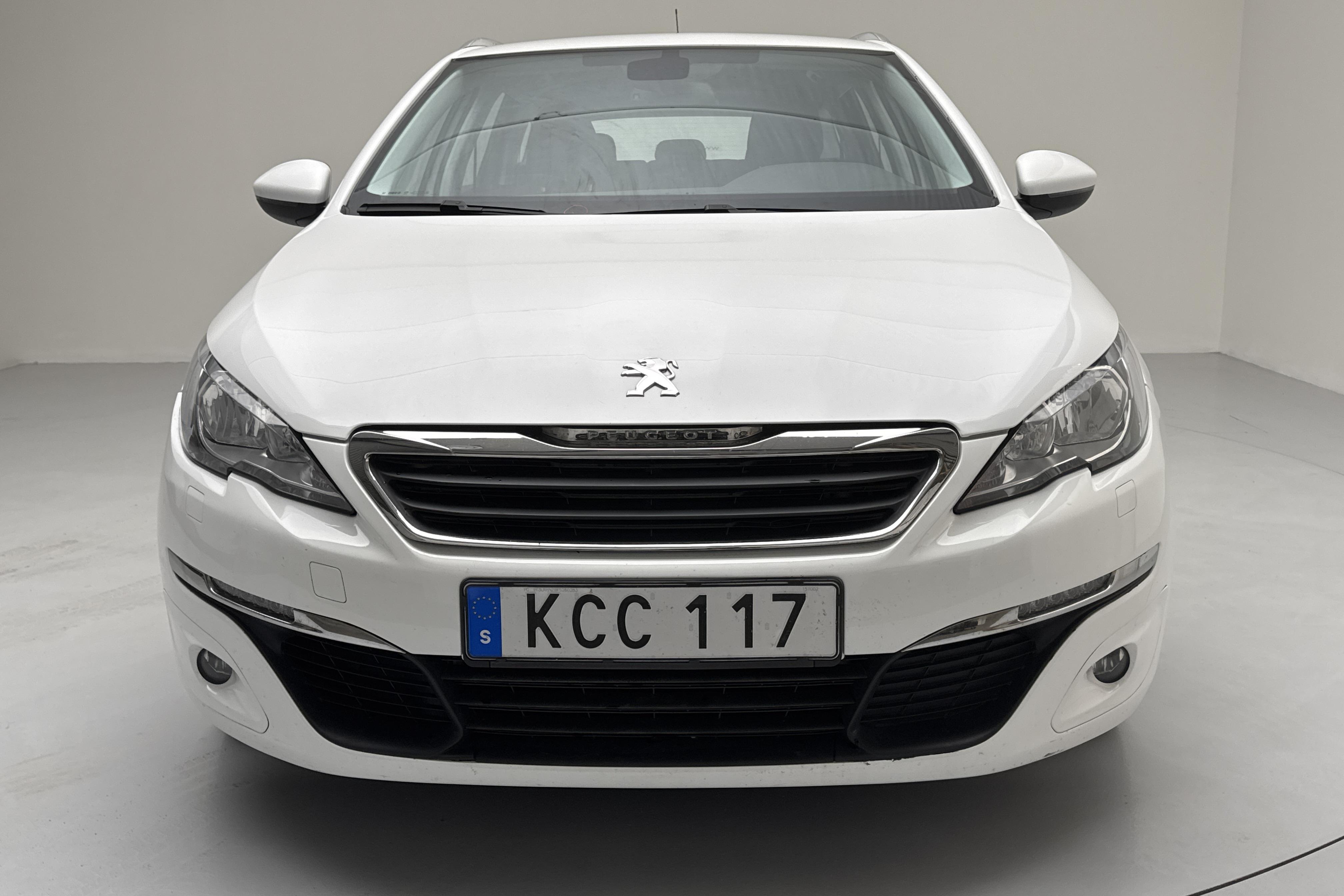 Peugeot 308 SW PureTech (110hk) - 143 680 km - Käsitsi - valge - 2015