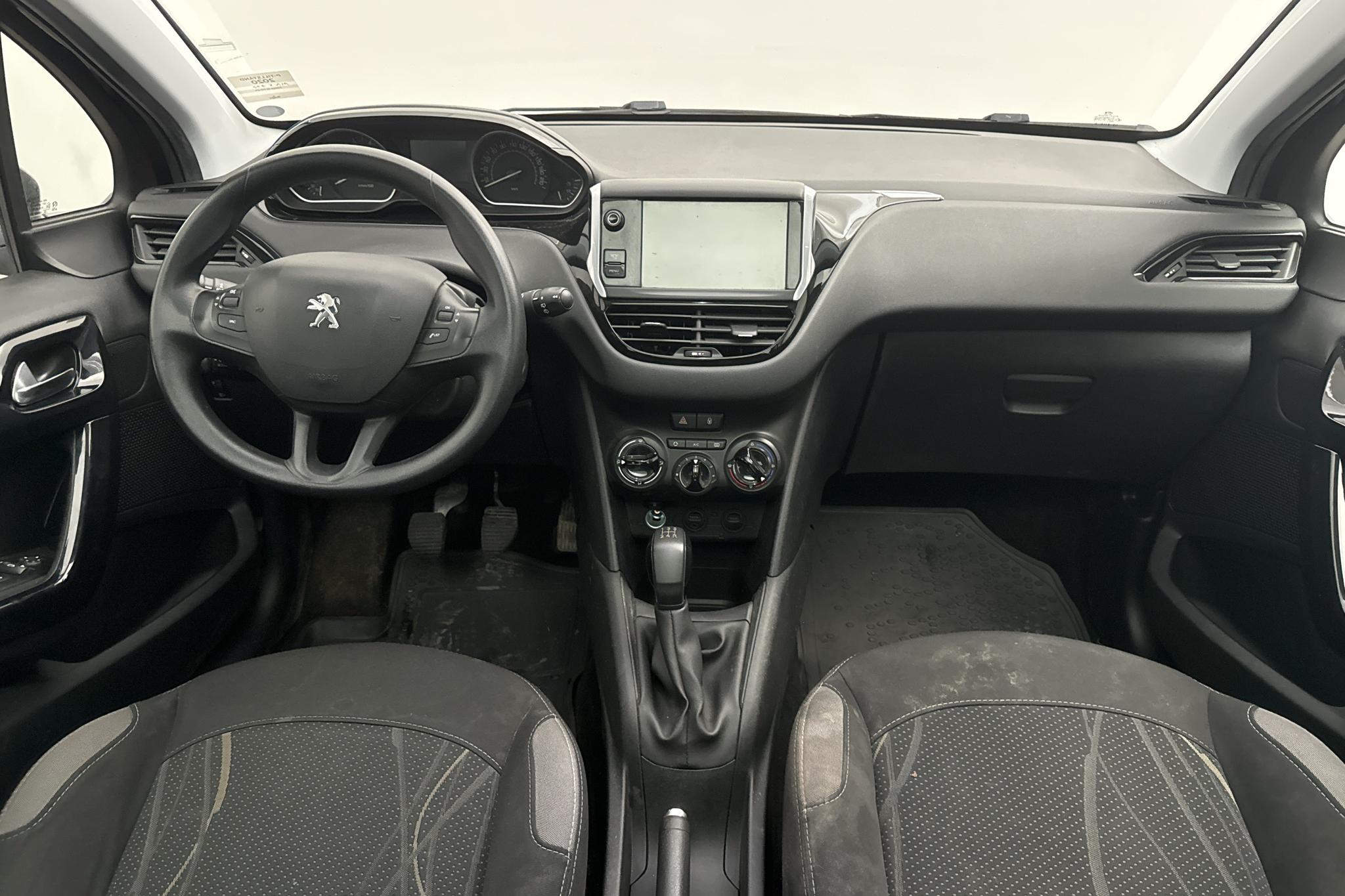 Peugeot 208 1.2 VTi 5dr (82hk) - 118 770 km - Manualna - czarny - 2013