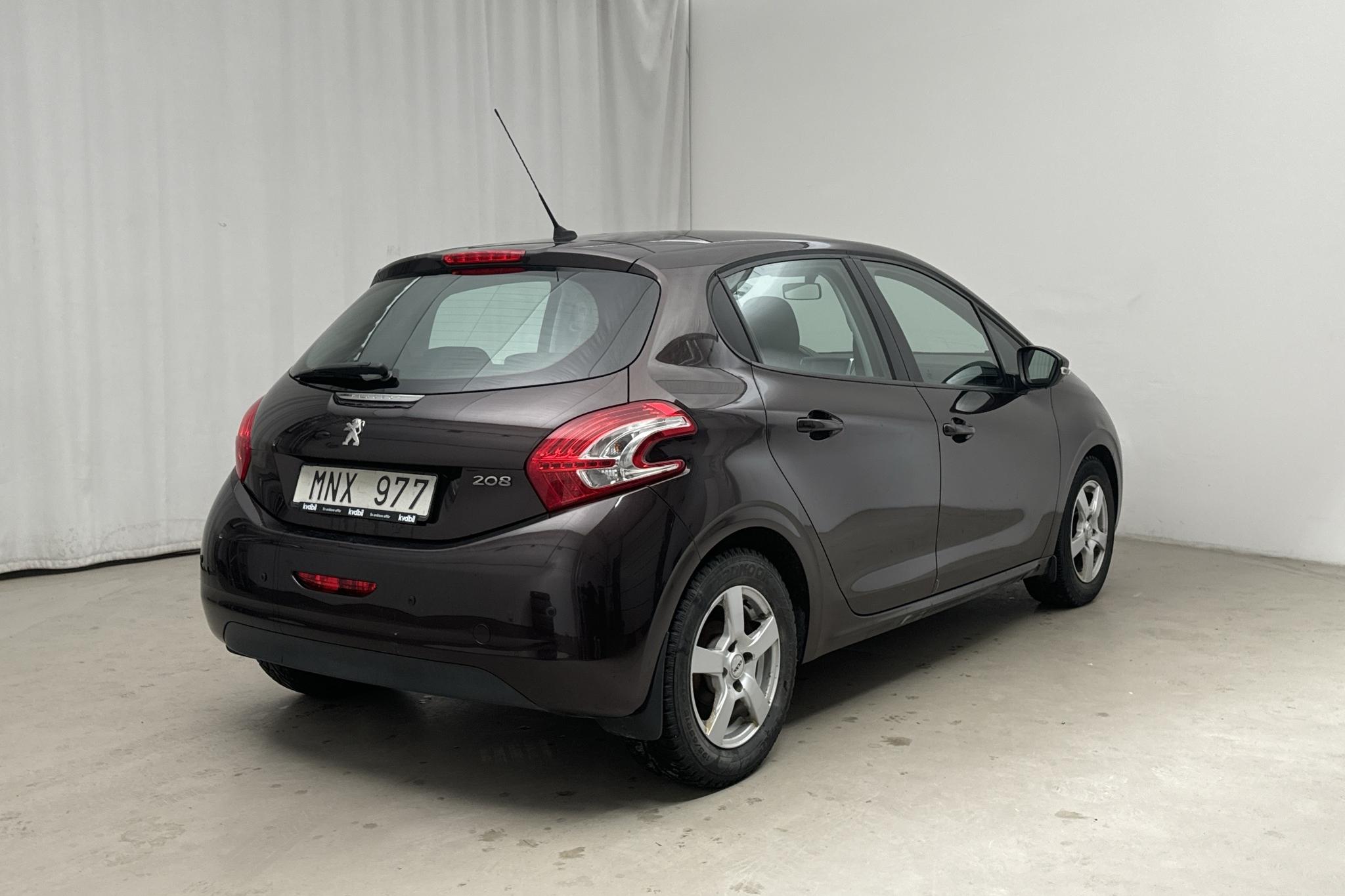 Peugeot 208 1.2 VTi 5dr (82hk) - 118 770 km - Manualna - czarny - 2013