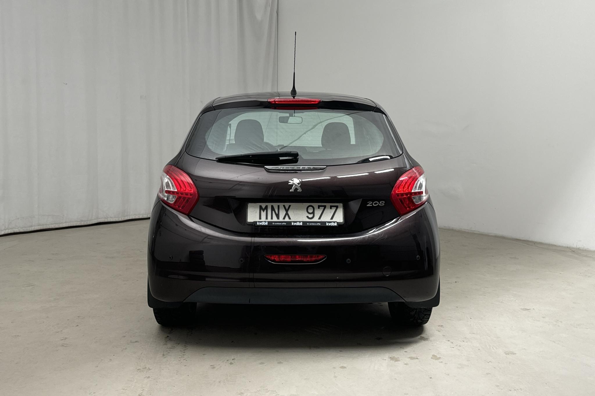 Peugeot 208 1.2 VTi 5dr (82hk) - 118 770 km - Manualna - czarny - 2013