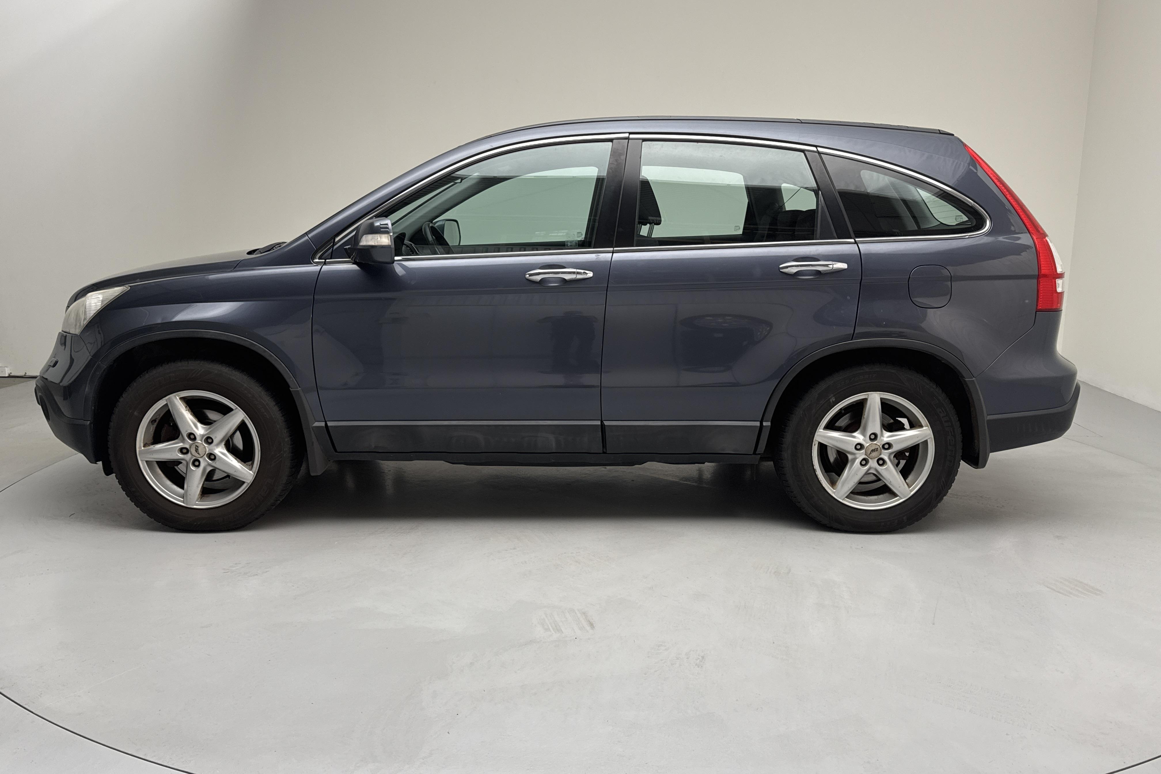 Honda CR-V 2.0 (150hk) - 23 401 mil - Manuell - Dark Grey - 2007