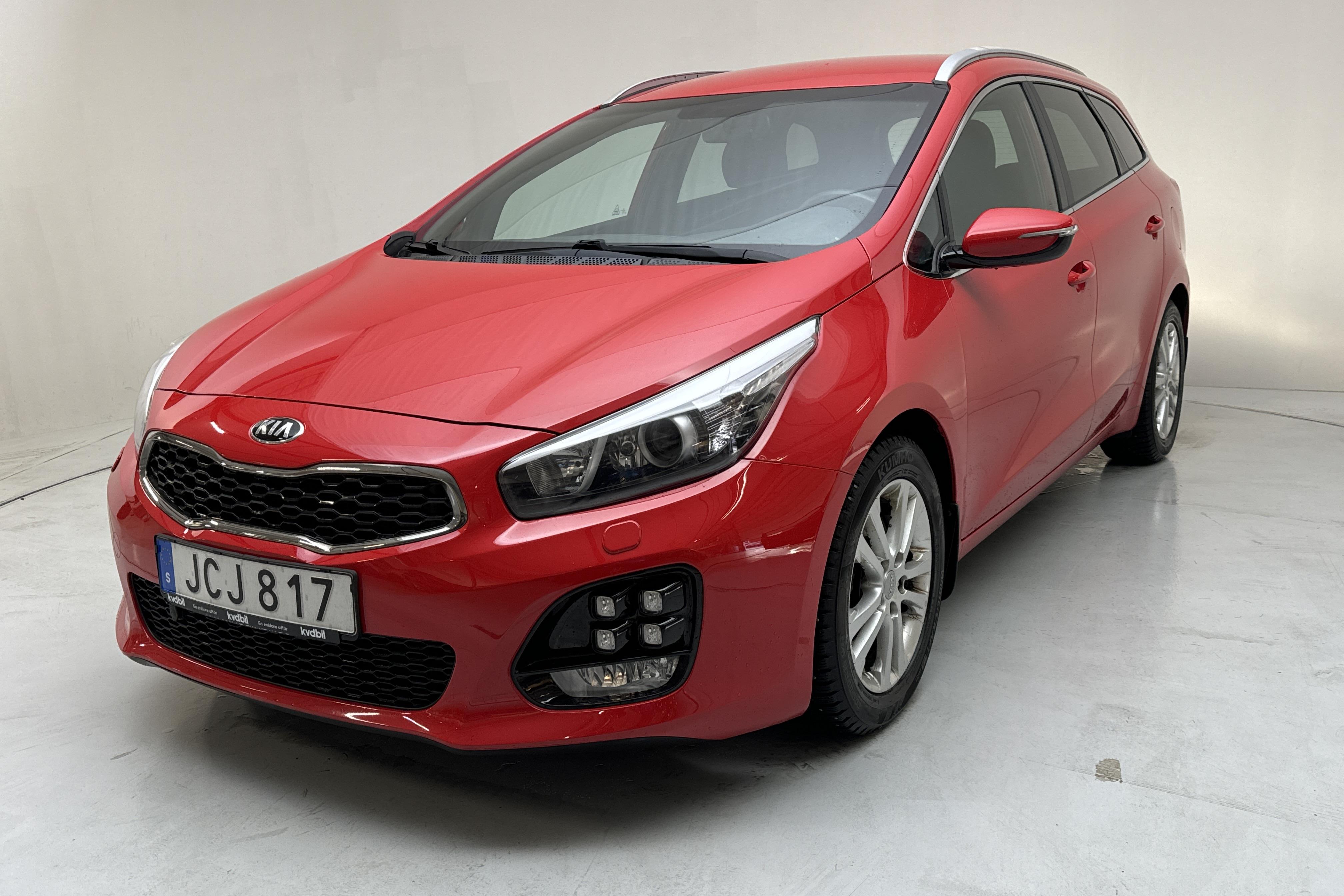 KIA Cee'd 1.6 CRDi SW (136hk) - 61 970 km - Automatyczna - czerwony - 2016