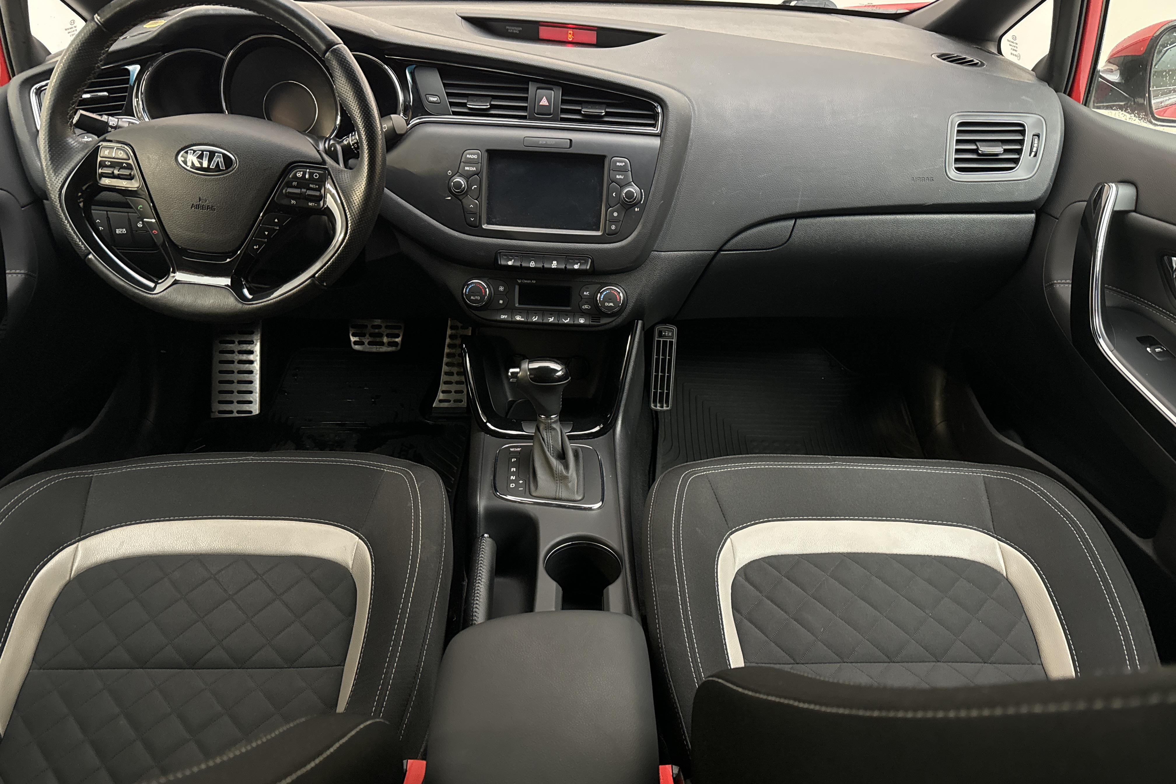 KIA Cee'd 1.6 CRDi SW (136hk) - 61 970 km - Automatyczna - czerwony - 2016