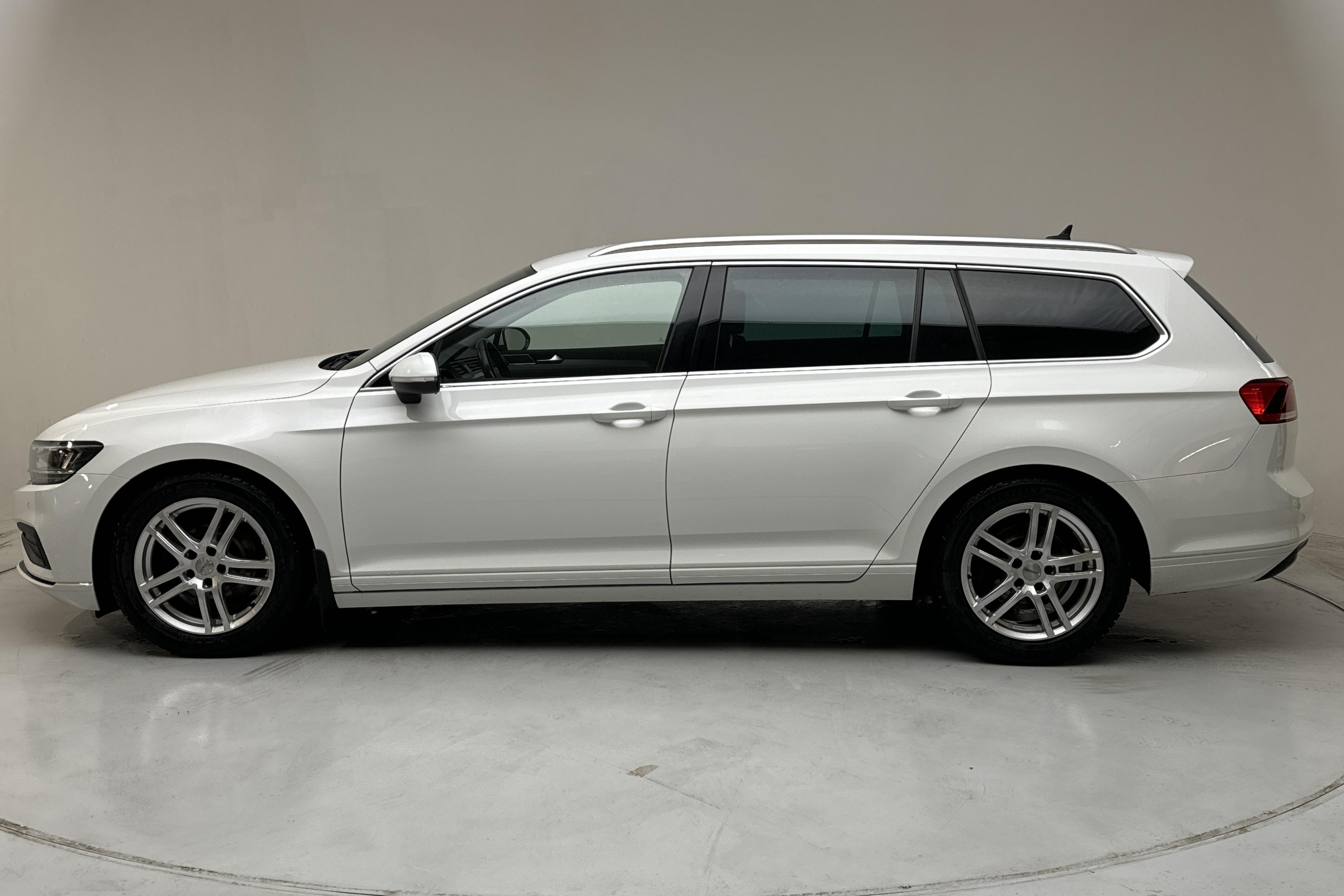 VW Passat 1.5 TSI Sportscombi (150hk) - 193 310 km - Automatic - white - 2021