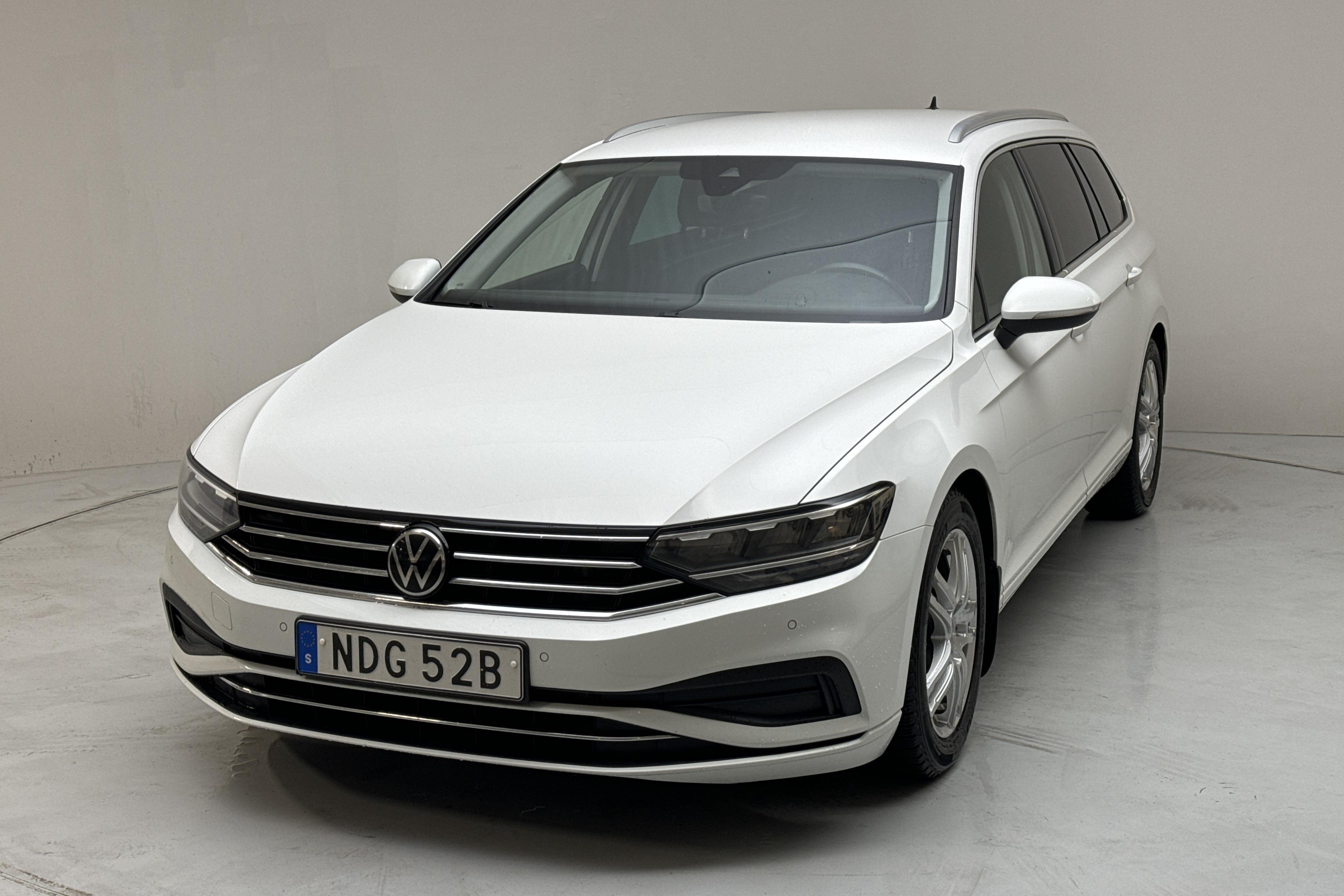 VW Passat 1.5 TSI Sportscombi (150hk) - 193 310 km - Automatic - white - 2021