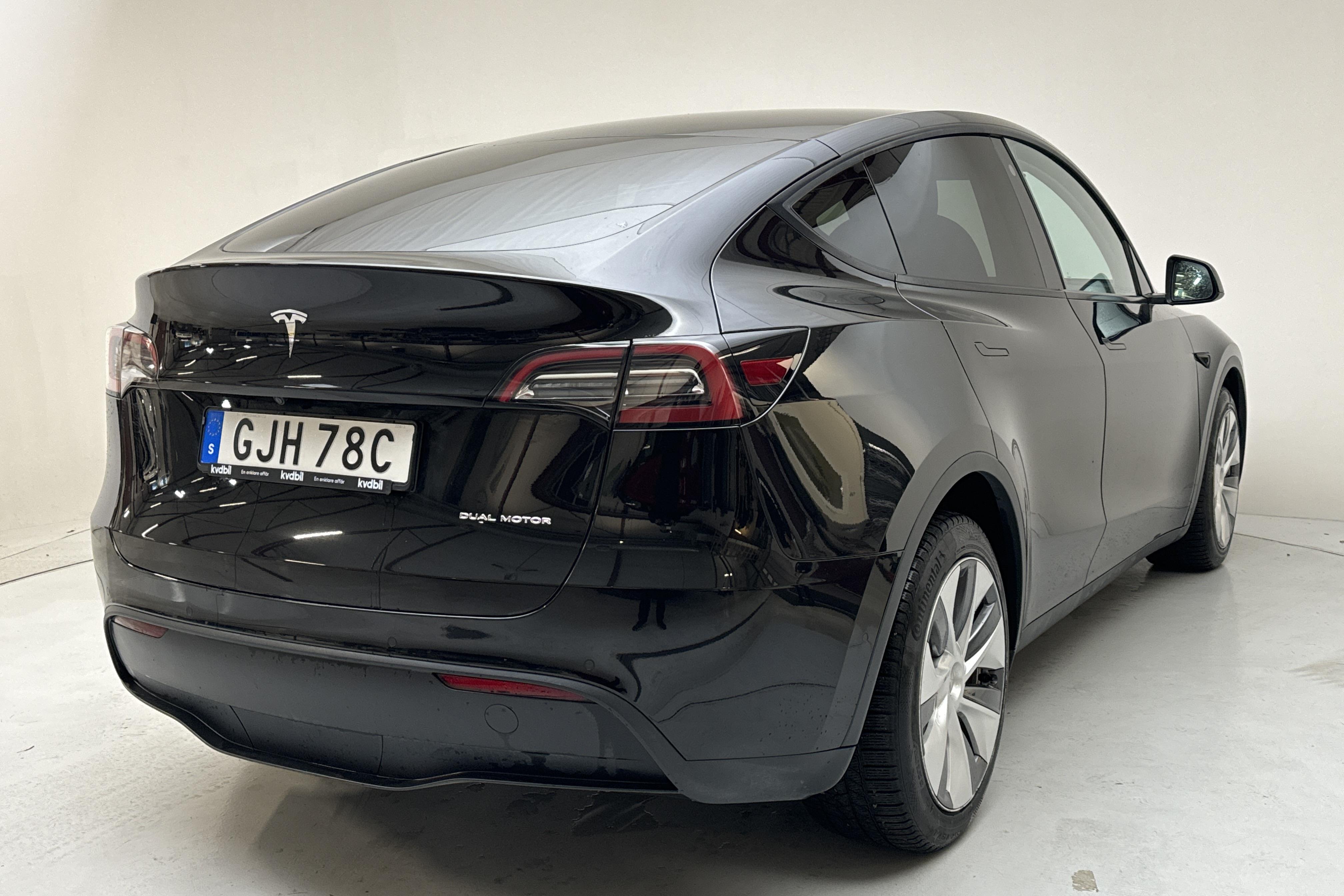 Tesla Model Y Long Range Dual Motor AWD - 97 930 km - Automatic - black - 2022