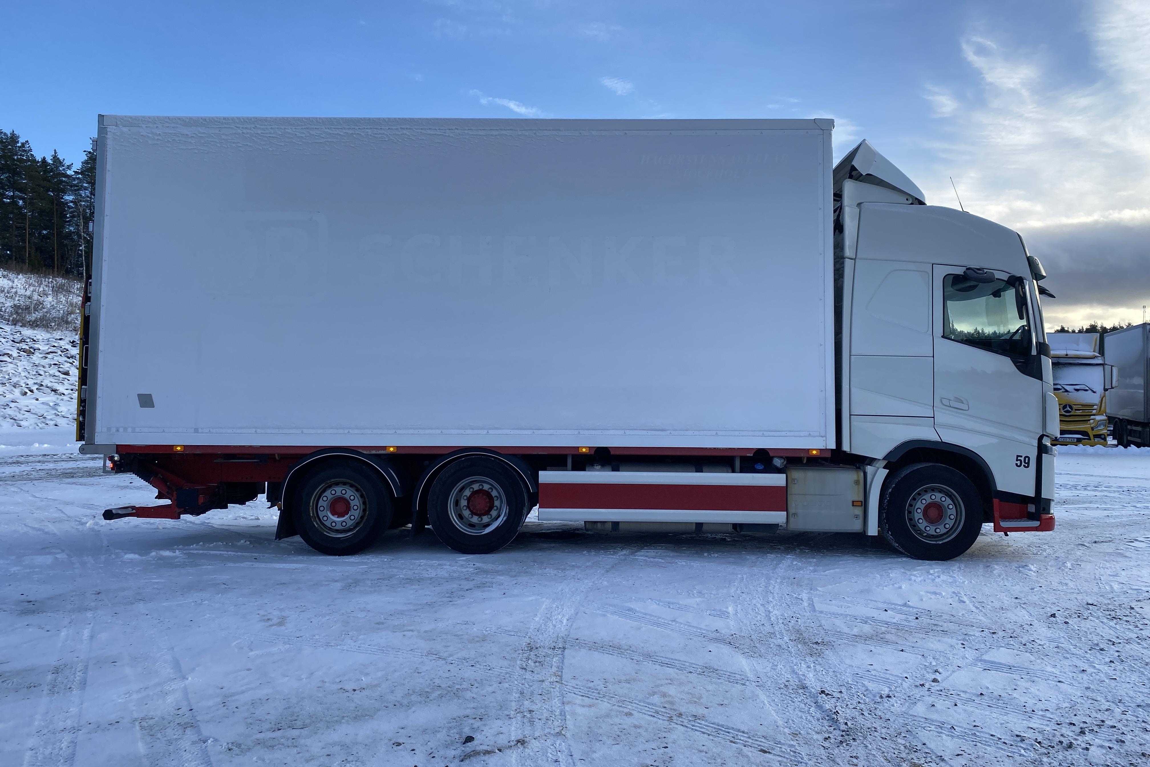 Volvo FH460 - 853 885 km - Automaatne - valge - 2017