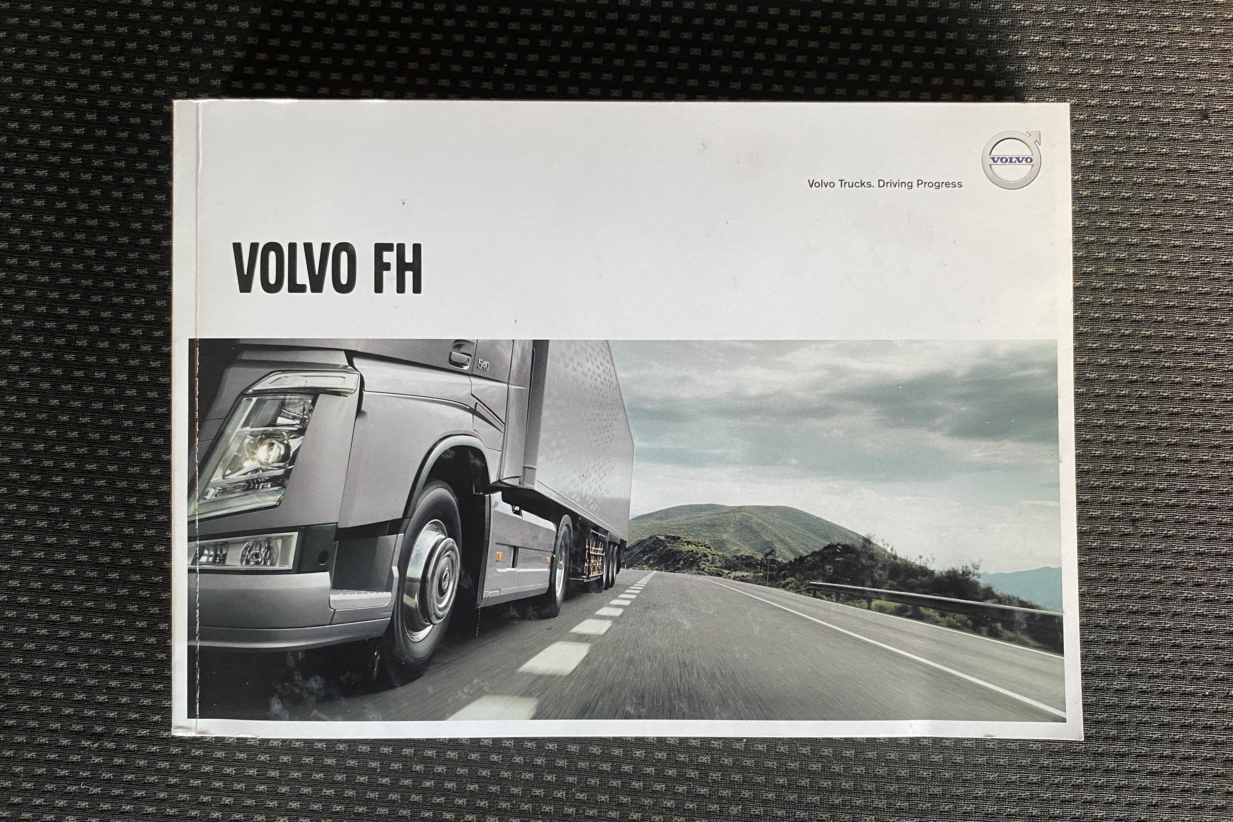 Volvo FH460 - 853 885 km - Automaatne - valge - 2017