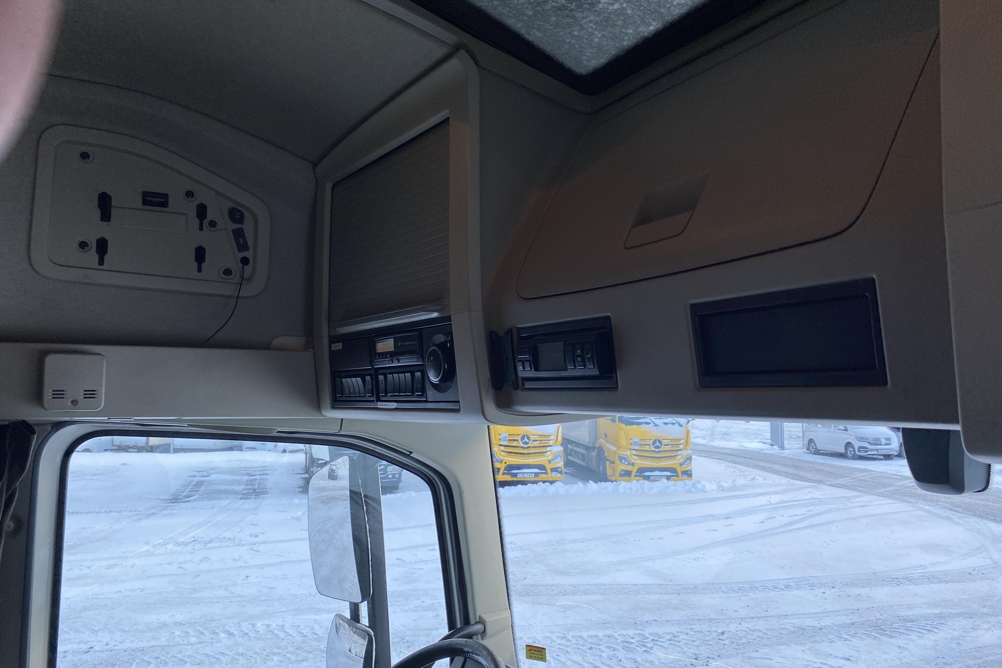 Volvo FH460 - 853 885 km - Automaatne - valge - 2017