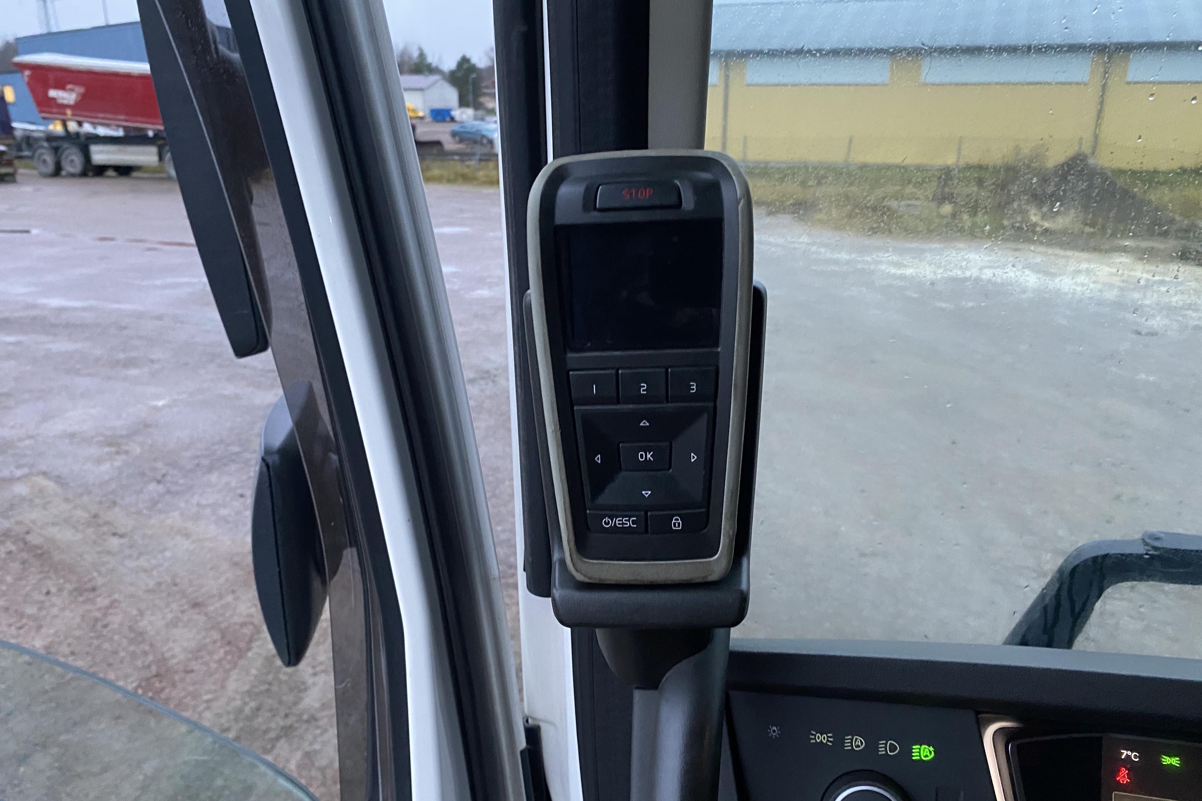 Volvo FH16 - 242 712 km - Automat - vit - 2021