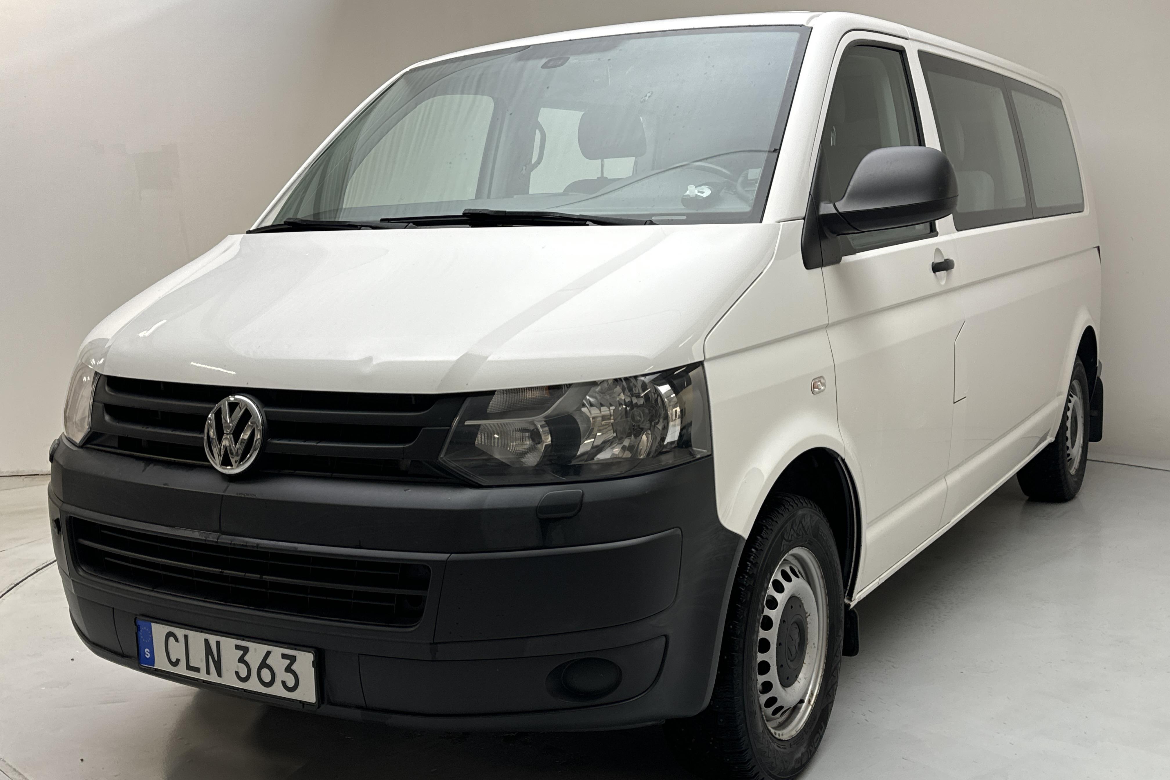 VW Transporter T5 2.0 TDI (140hk) - 152 540 km - Automatic - white - 2014