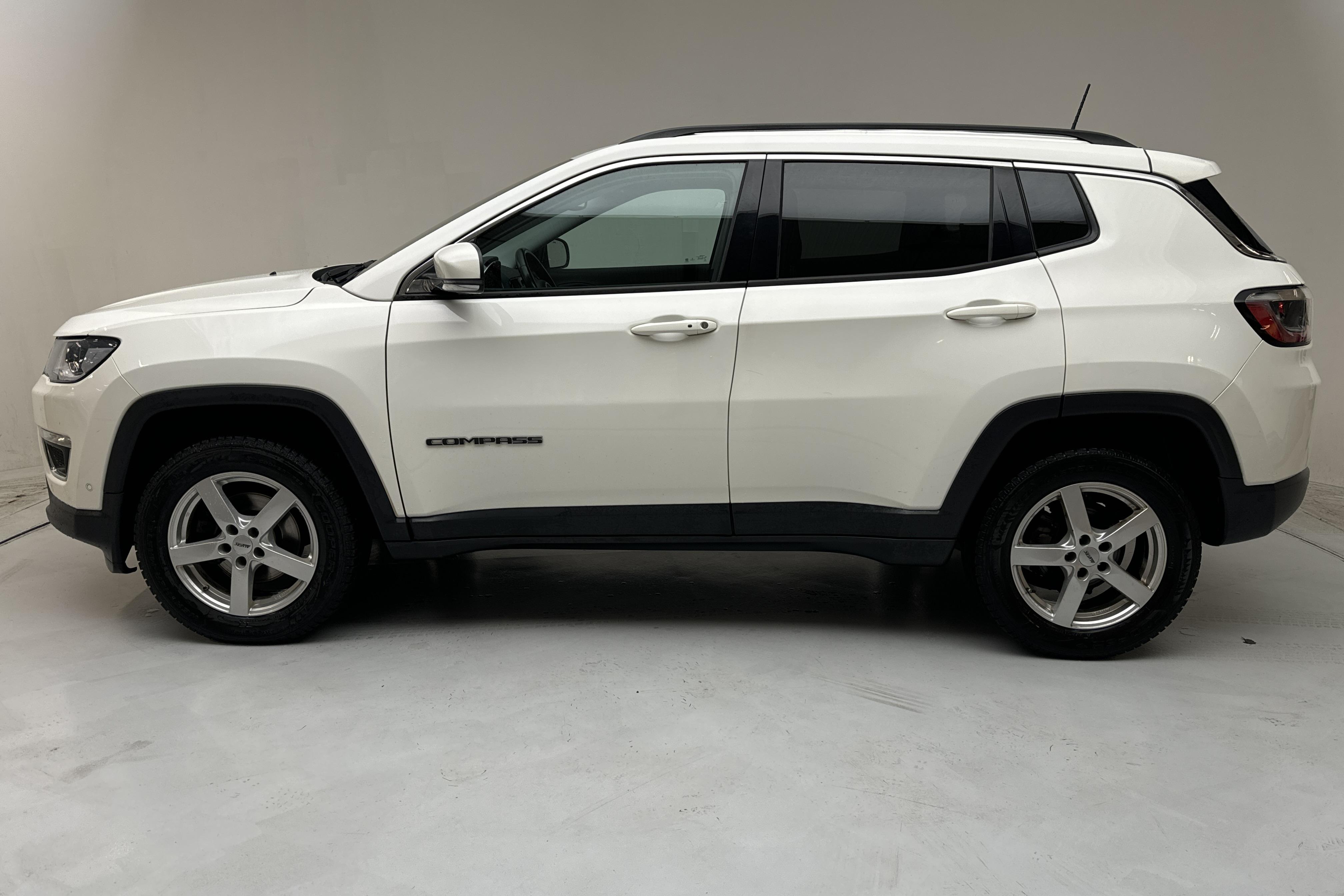 Jeep Compass 1.4 Multiair 4WD (170hk) - 83 070 km - Automaatne - valge - 2019