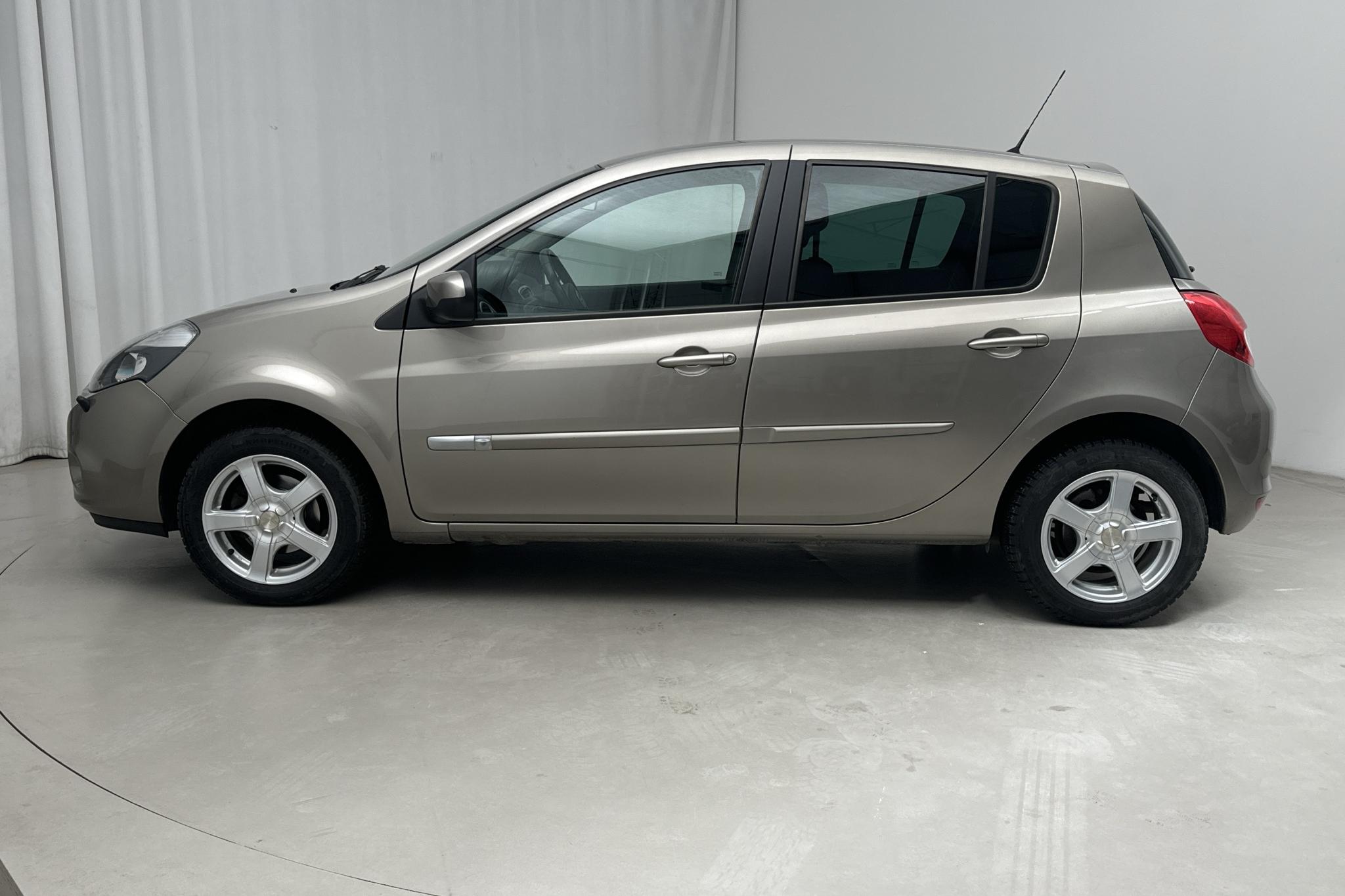 Renault Clio III 1.2 5dr (75hk) - 142 280 km - Manual - Light Brown - 2012