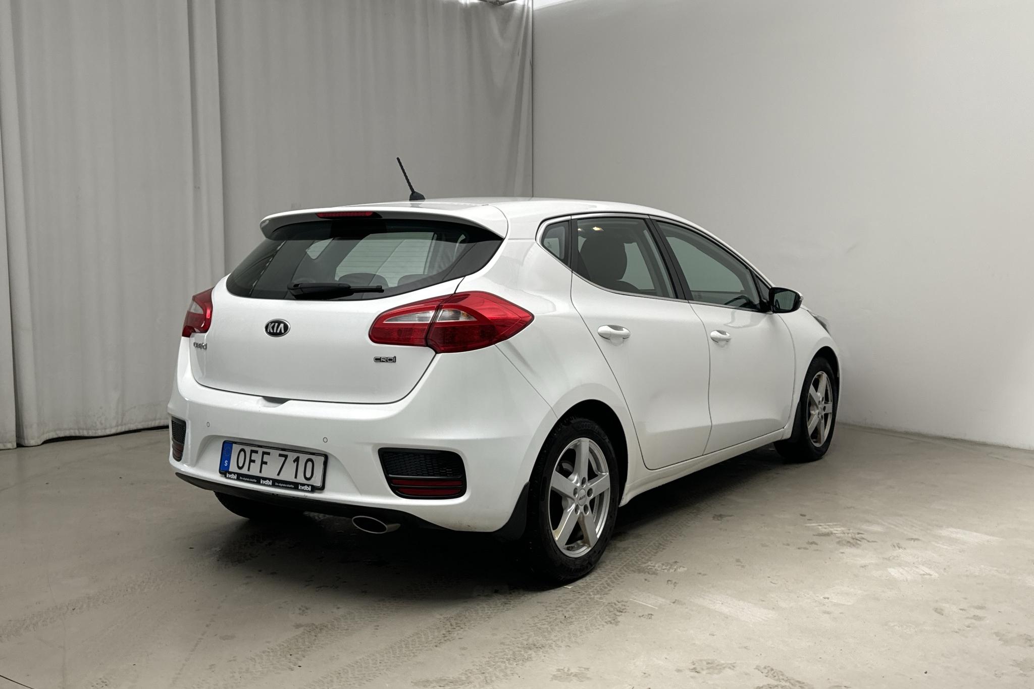 KIA Cee'd 1.6 CRDi 5dr (136hk) - 124 670 km - Automatic - white - 2016