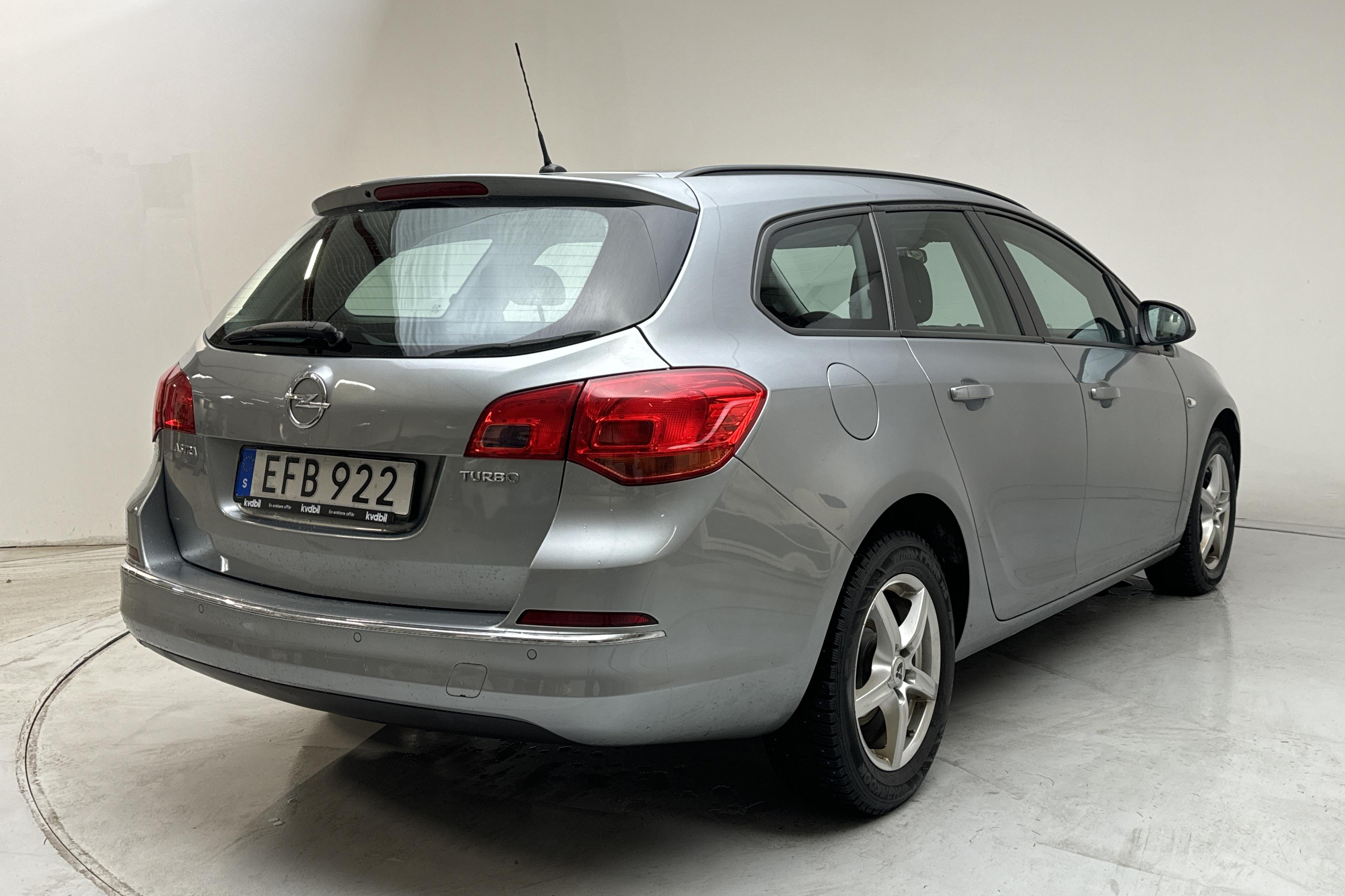 Opel Astra 1.4 Turbo ECOTEC Sports Tourer (140hk) - 138 170 km - Manual - gray - 2015