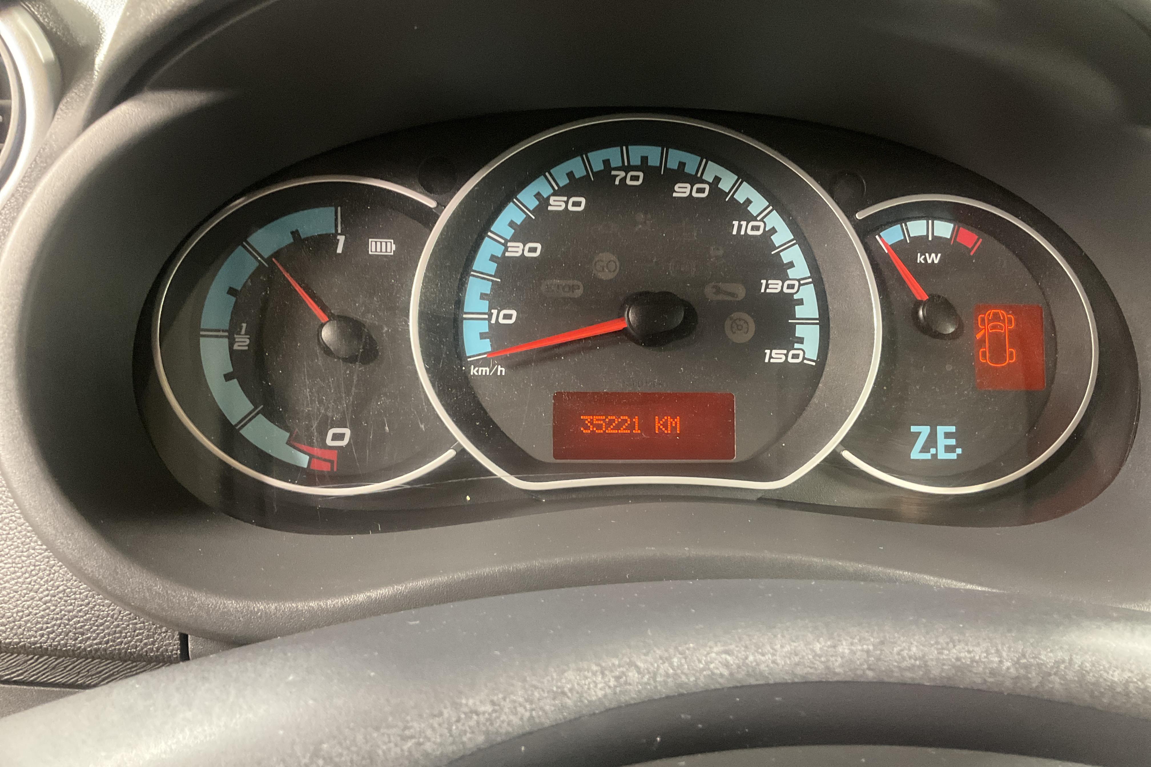 Renault Kangoo Z.E Power Plus 33 kWh Maxi Passenger (60hk) - 35 220 km - Automaatne - valge - 2019