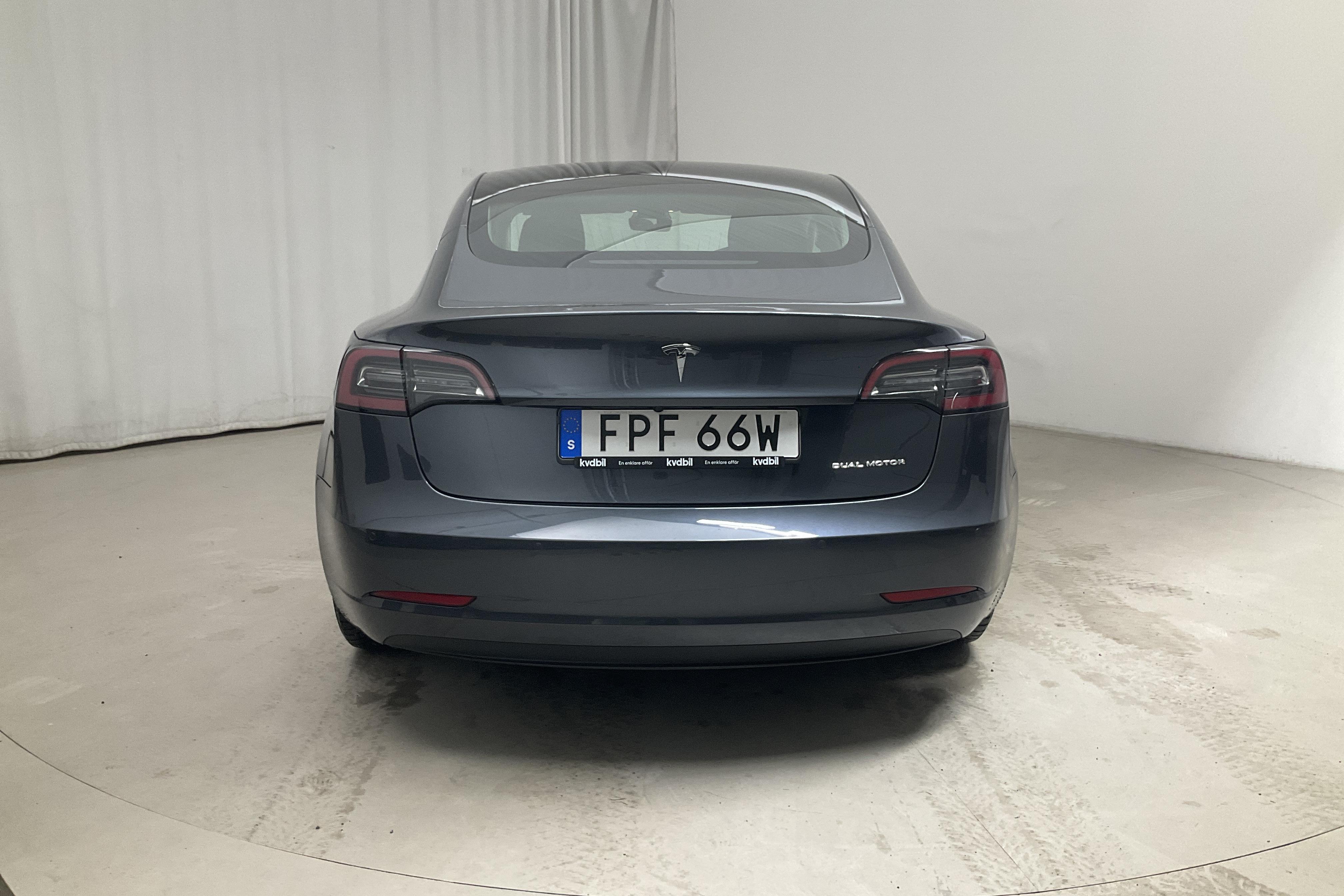 Tesla Model 3 Long Range Dual Motor AWD - 3 295 mil - Automat - grå - 2020