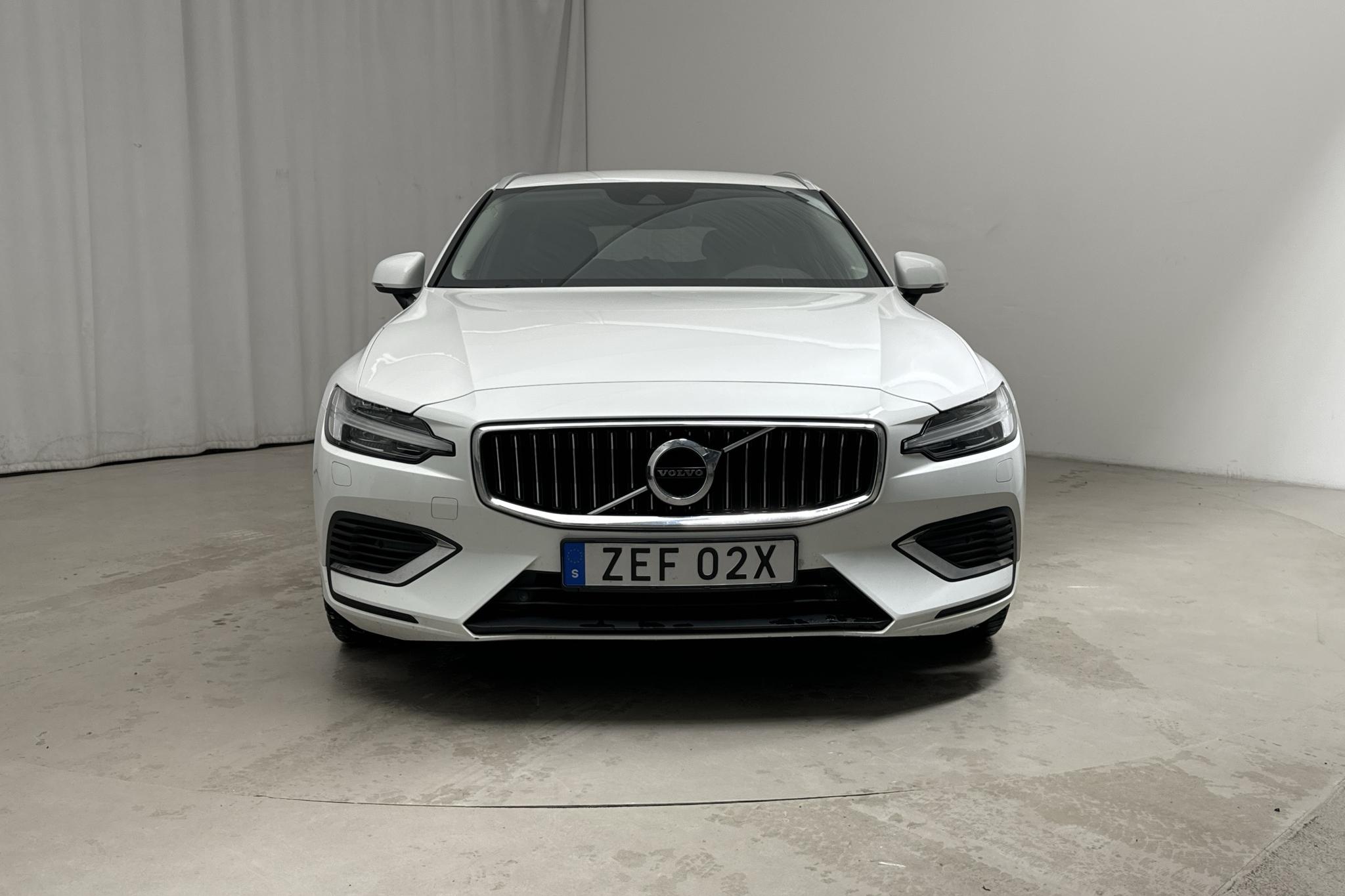 Volvo V60 T6 AWD Twin Engine (340hk) - 7 277 mil - Automat - vit - 2022