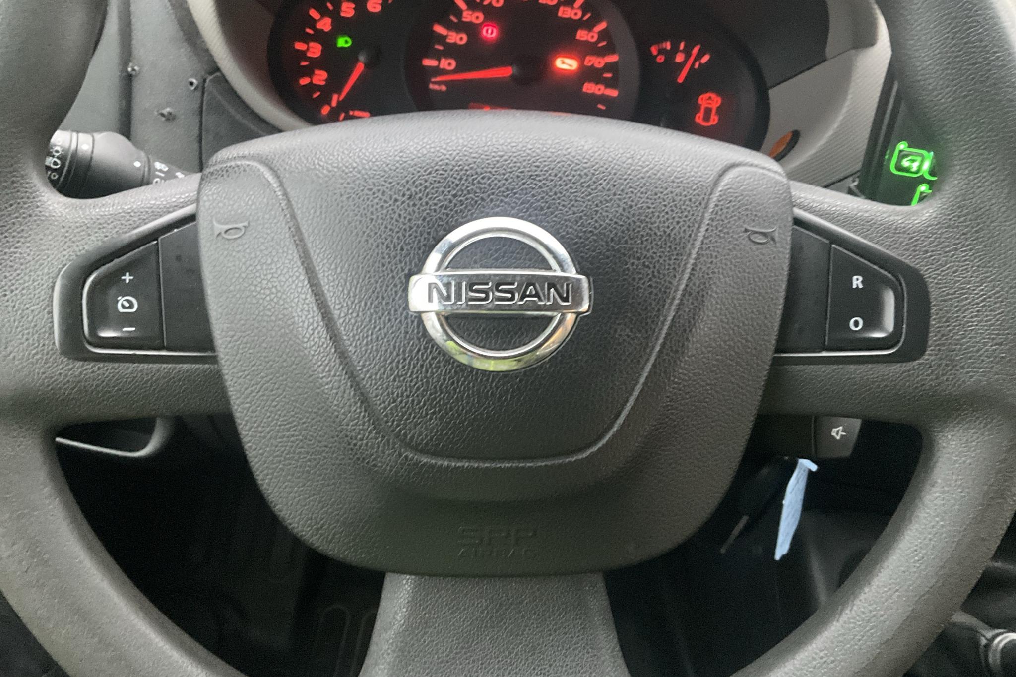 Nissan NV400 2.3 dCi Skåp (145hk) - 298 415 km - Manuell - gul - 2018