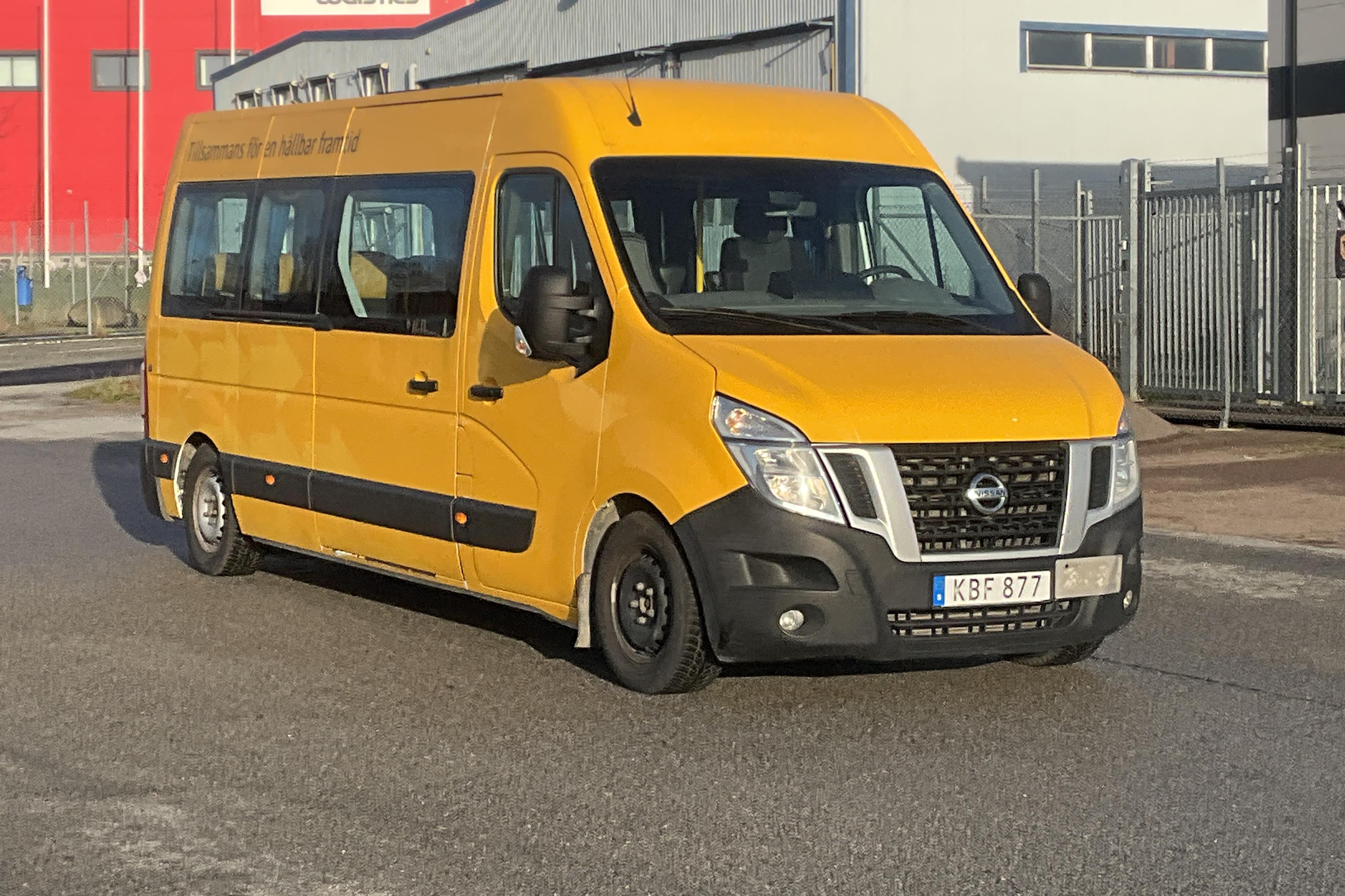 Nissan NV400 2.3 dCi Skåp (145hk) - 298 415 km - Manuell - gul - 2018