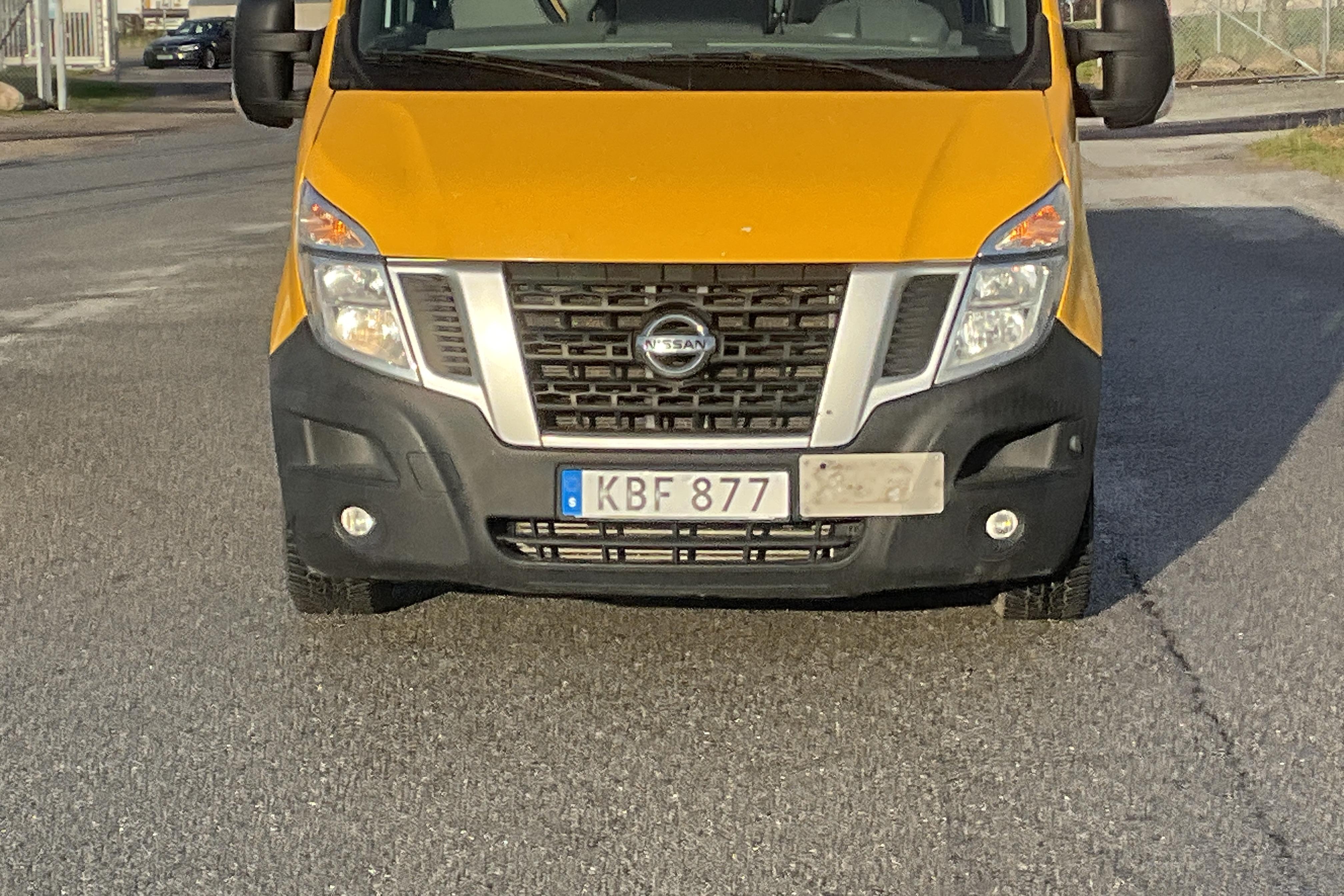 Nissan NV400 2.3 dCi Skåp (145hk) - 298 415 km - Manuell - gul - 2018