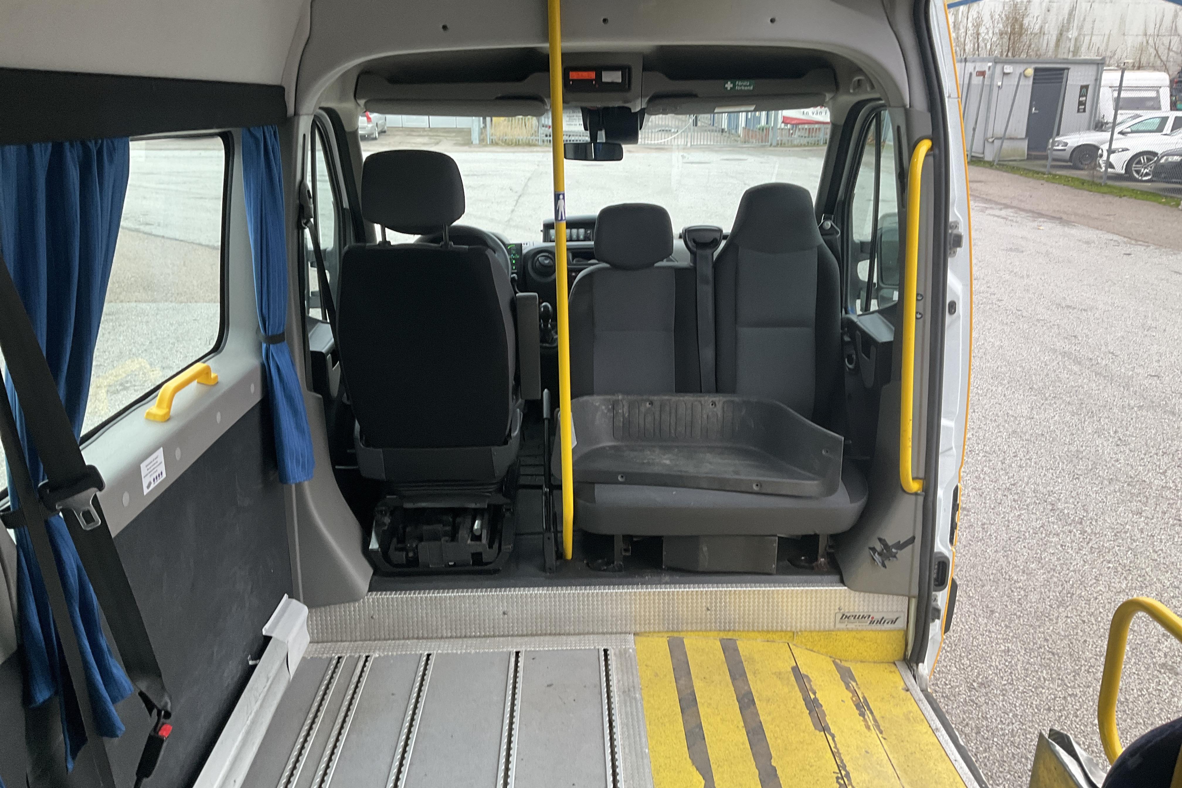 Nissan NV400 2.3 dCi Skåp (145hk) - 262 462 km - Manuell - gul - 2018