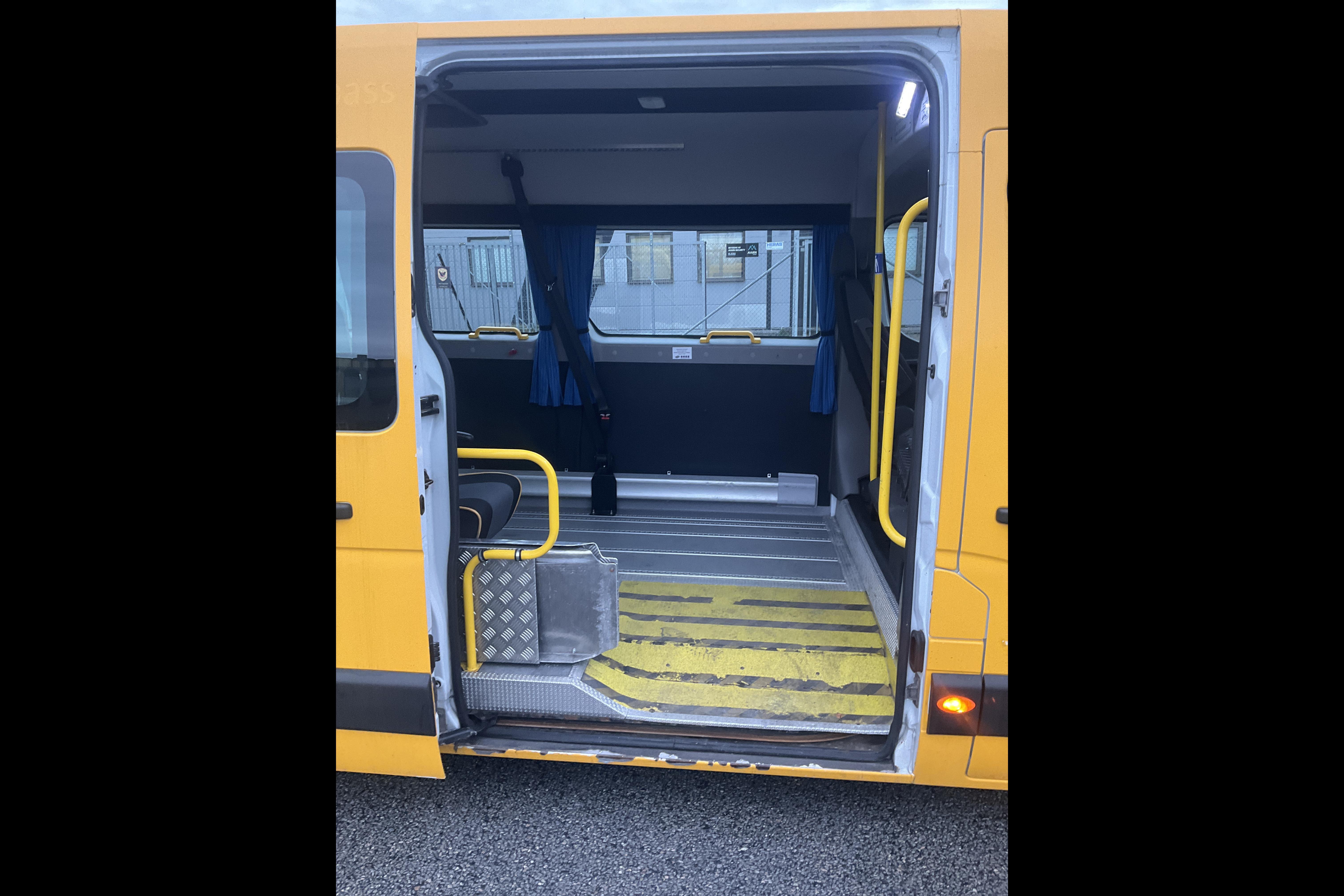 Nissan NV400 2.3 dCi Skåp (145hk) - 311 191 km - Manual - yellow - 2018