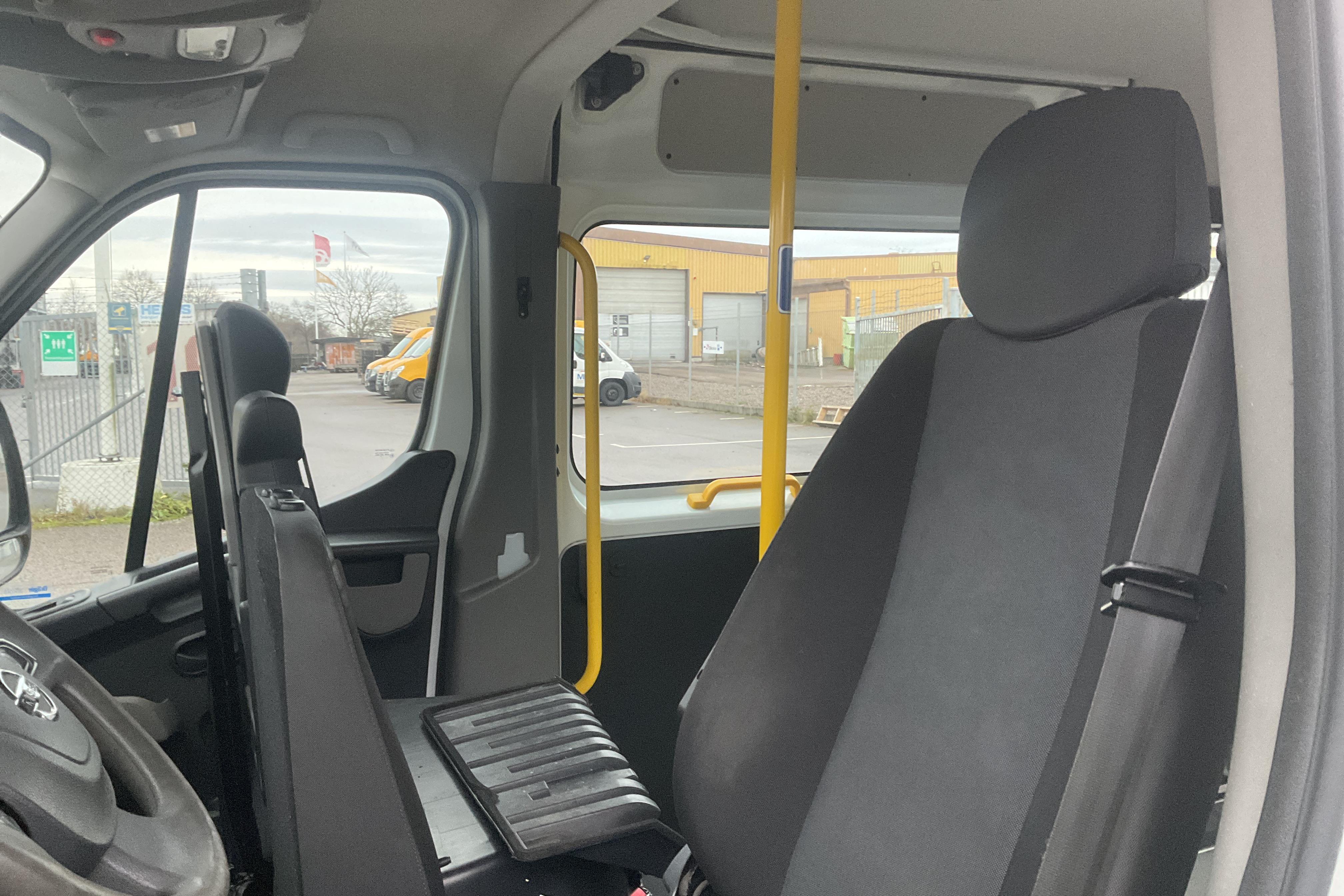 Nissan NV400 2.3 dCi Skåp (145hk) - 311 191 km - Manual - yellow - 2018