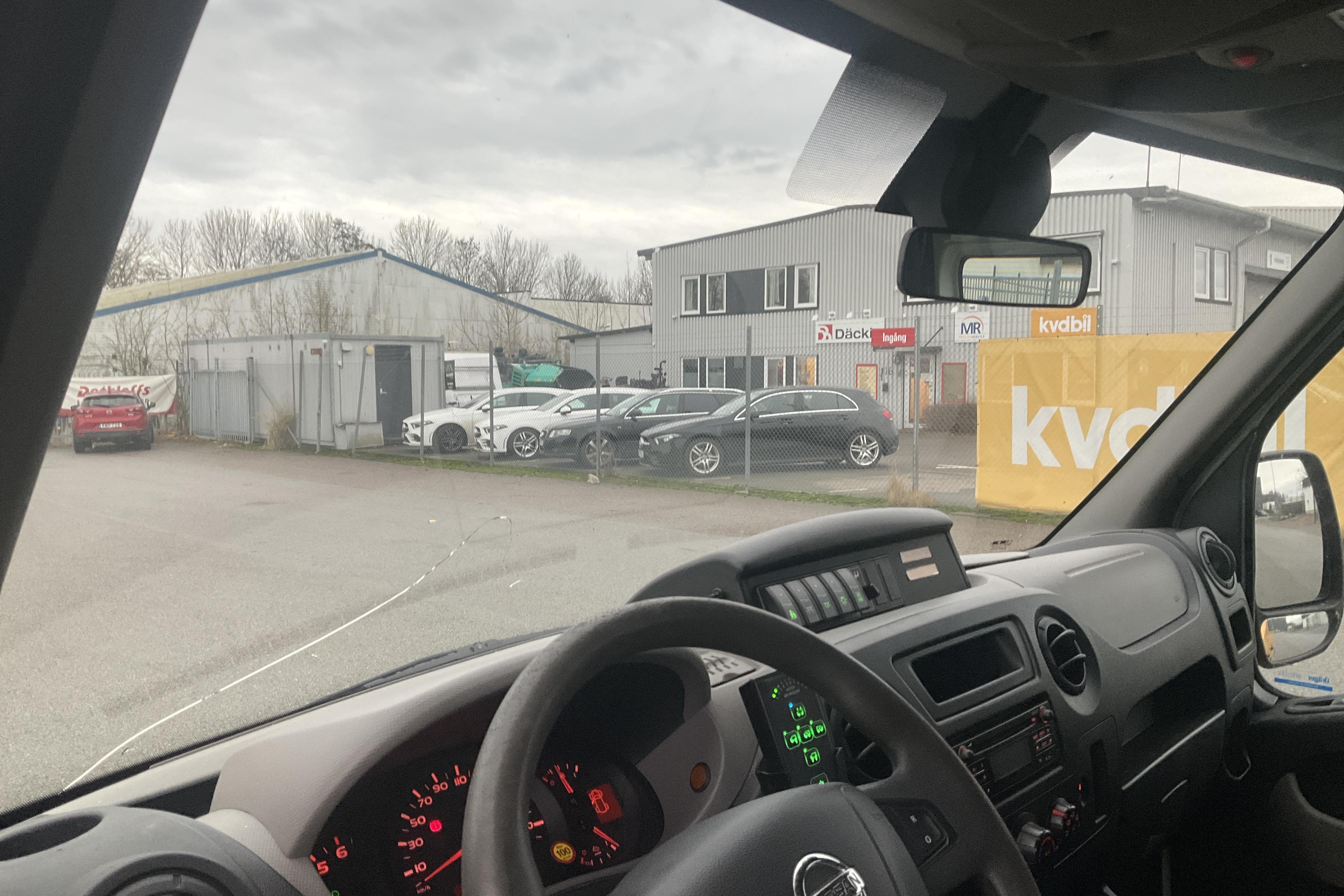 Nissan NV400 2.3 dCi Skåp (145hk) - 311 191 km - Manual - yellow - 2018