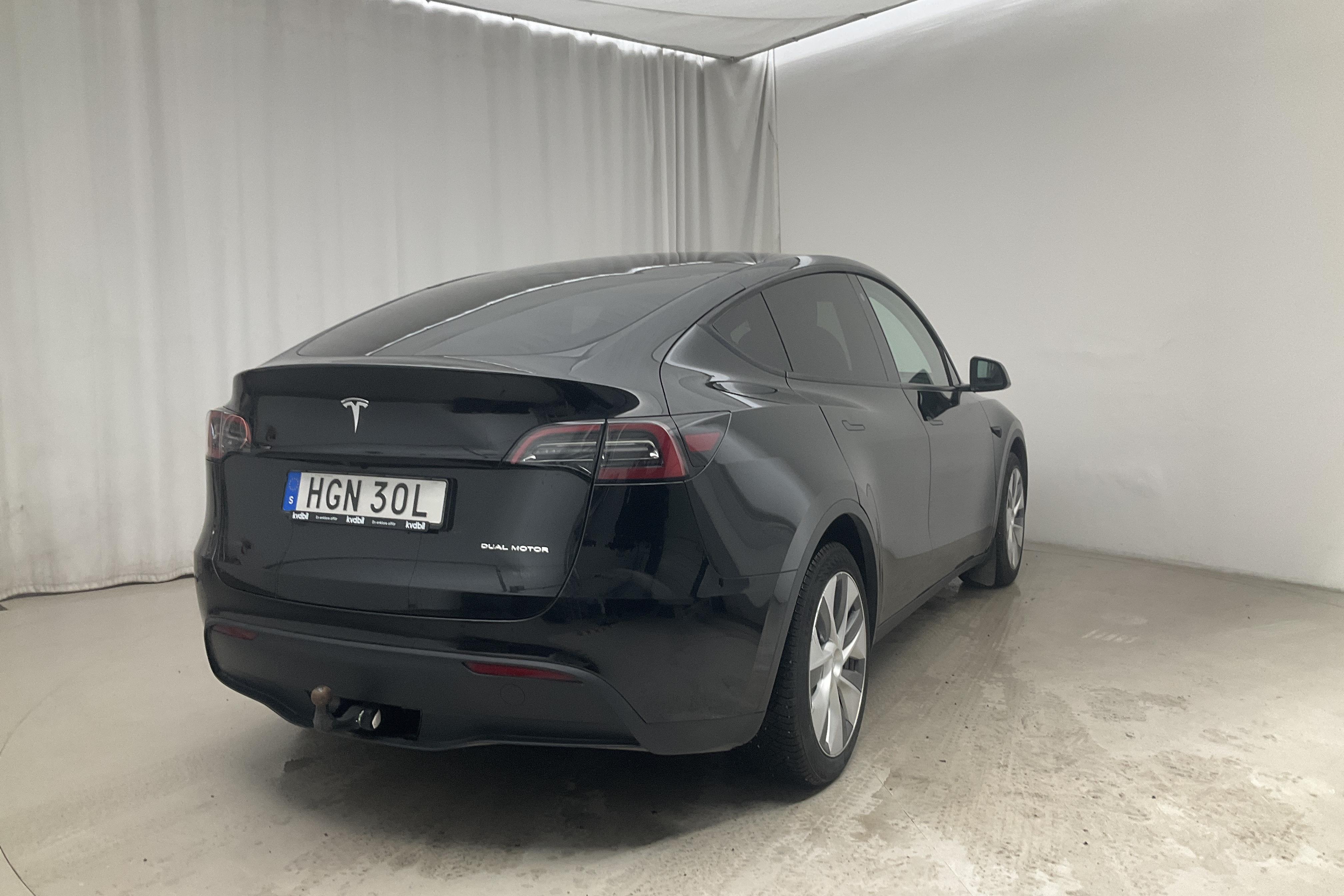 Tesla Model Y Long Range Dual Motor AWD - 31 280 km - Automatic - black - 2023