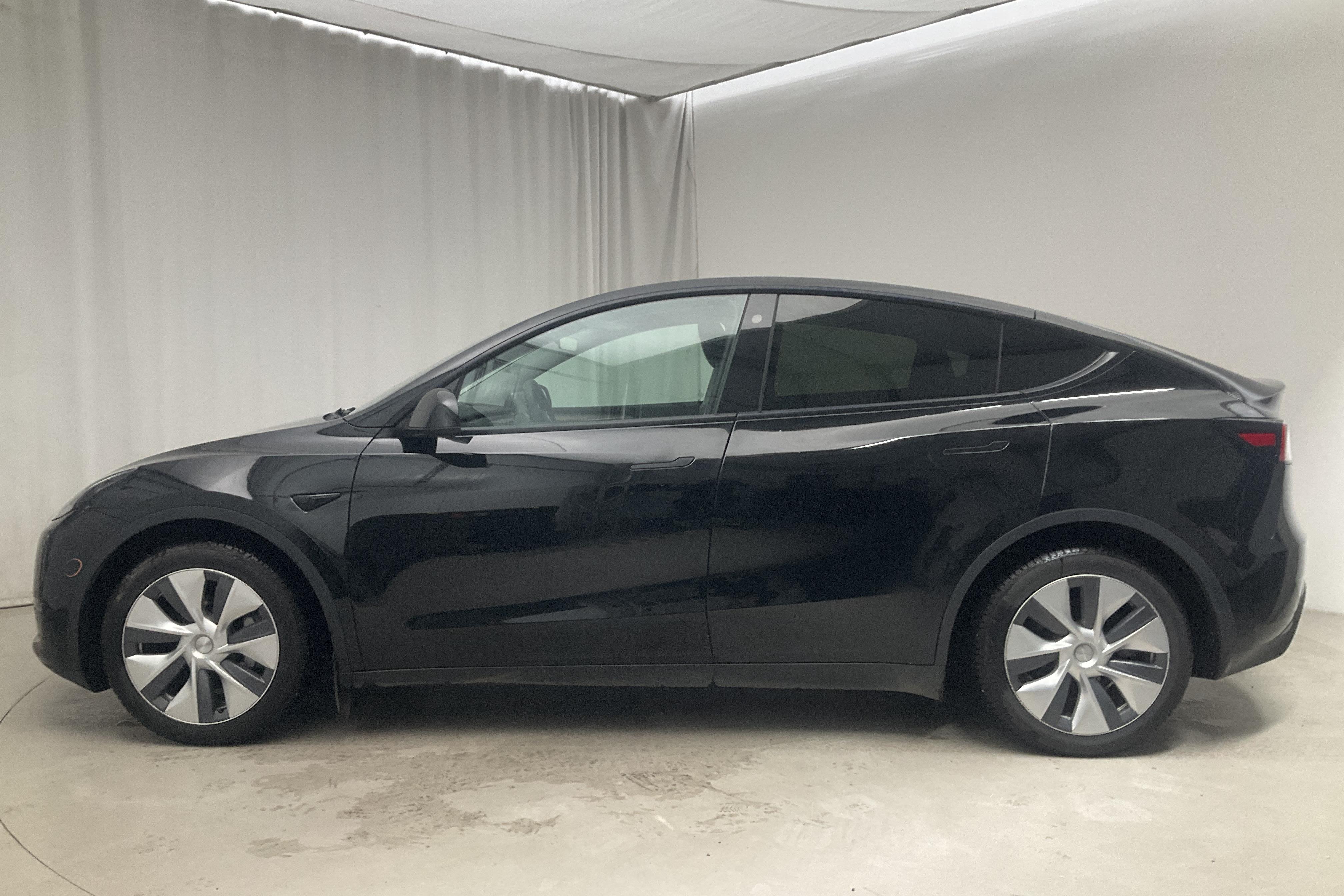 Tesla Model Y Long Range Dual Motor AWD - 31 280 km - Automatic - black - 2023