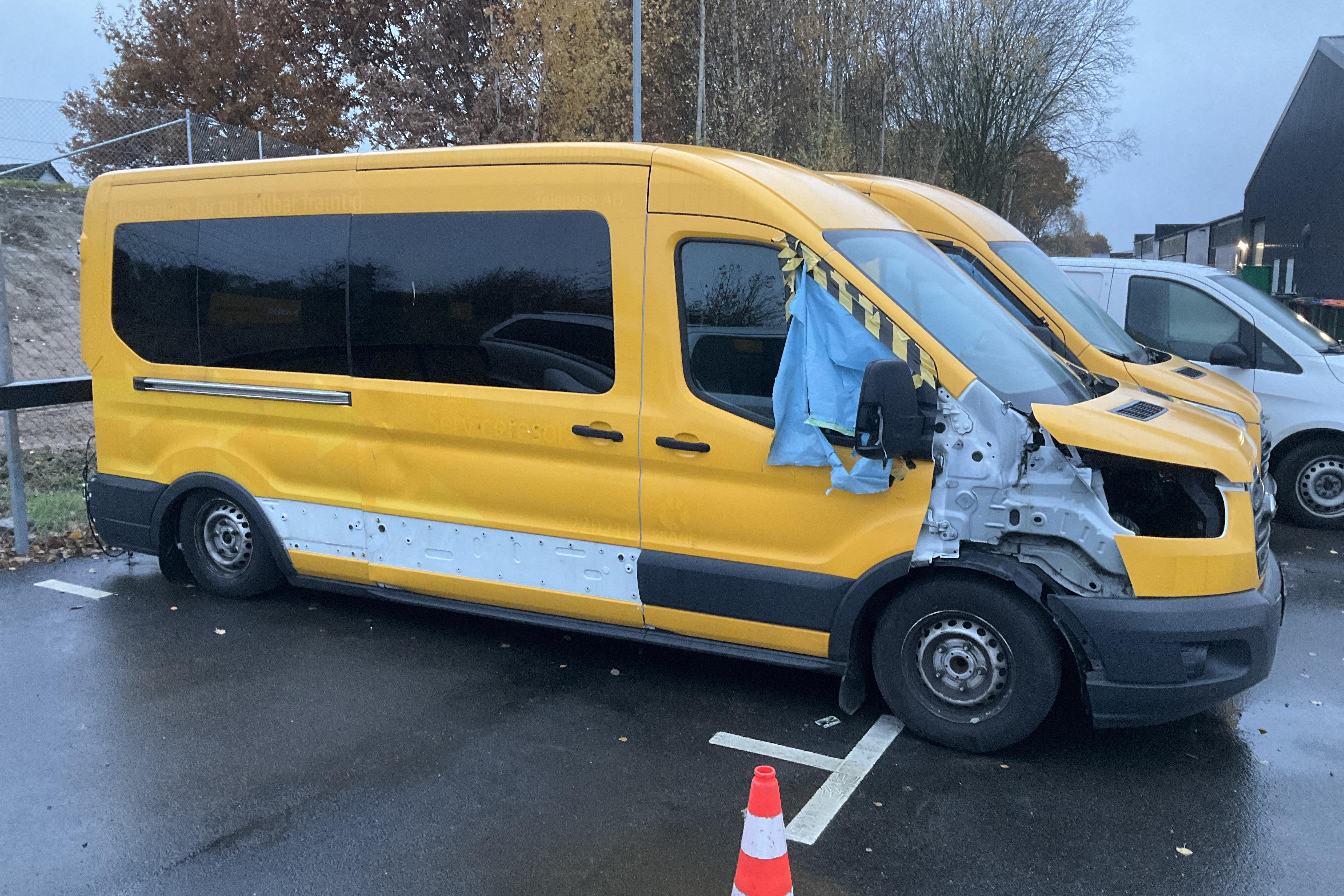 Ford Transit 310 2.0 TDCi 2WD Skåp (130hk) - 300 000 km - Manual - yellow - 2019