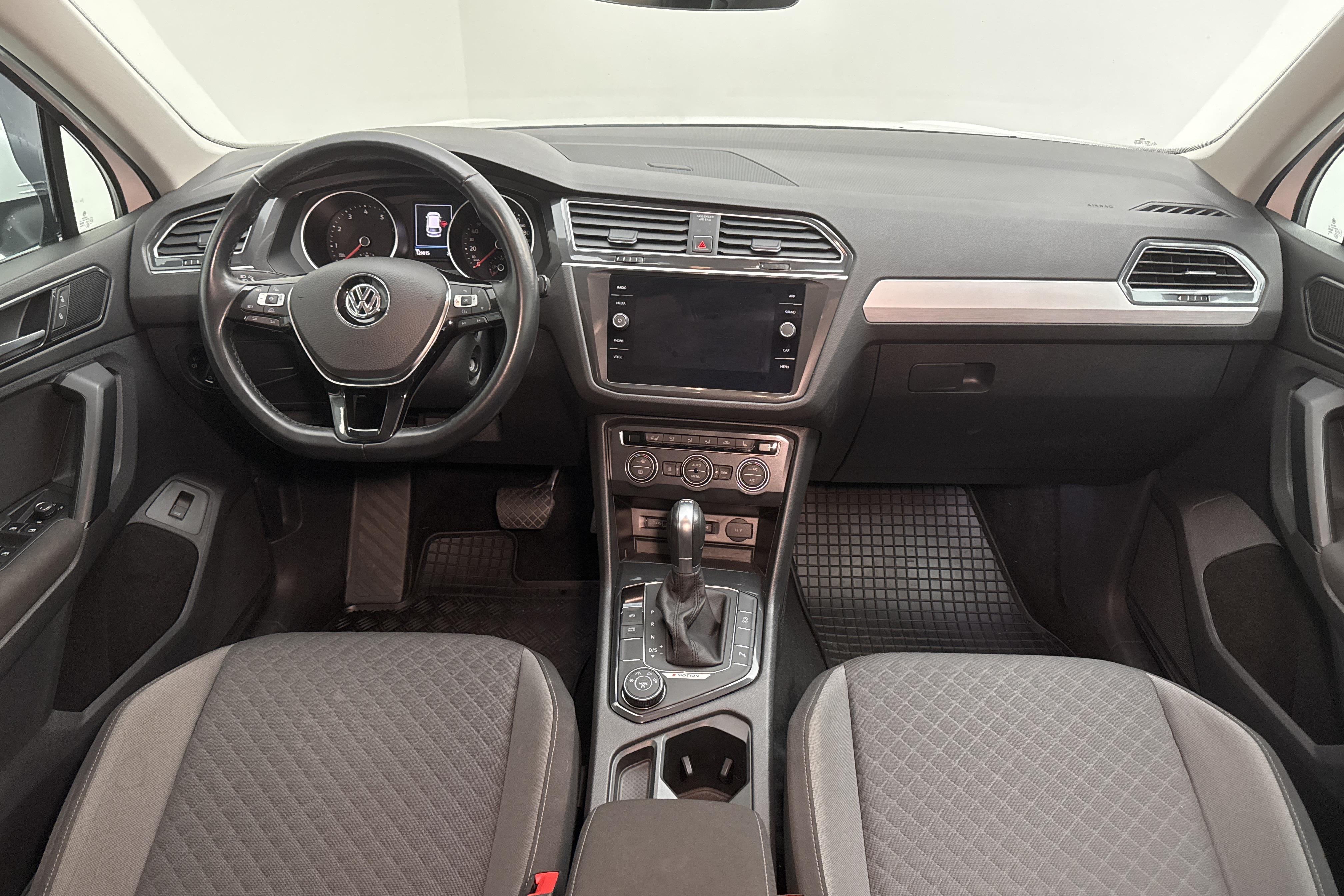 VW Tiguan 1.4 TSI 4MOTION (150hk) - 12 902 mil - Automat - vit - 2018