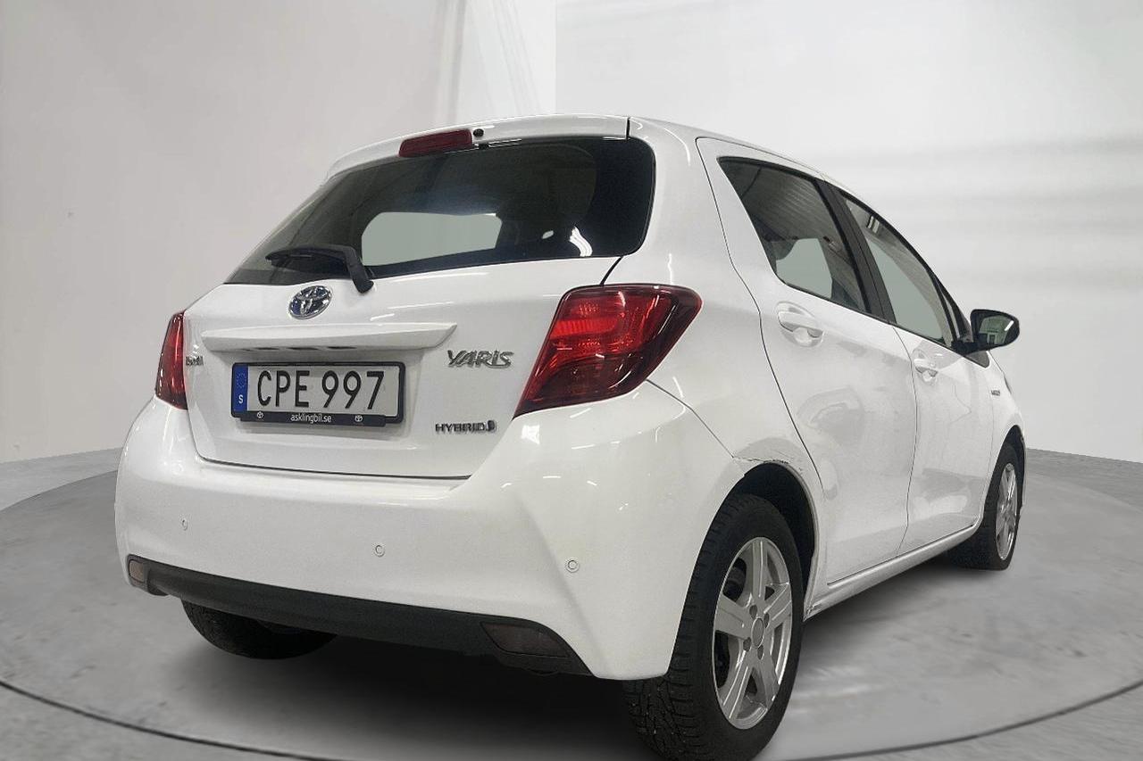 Toyota Yaris 1.5 HSD 5dr (75hk) - 12 423 mil - Automat - vit - 2016