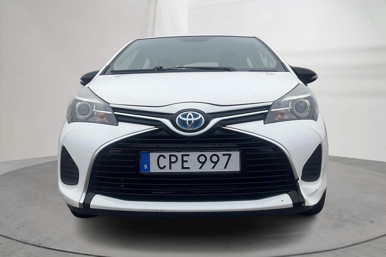 Toyota Yaris 1.5 HSD 5dr (75hk) - 12 423 mil - Automat - vit - 2016