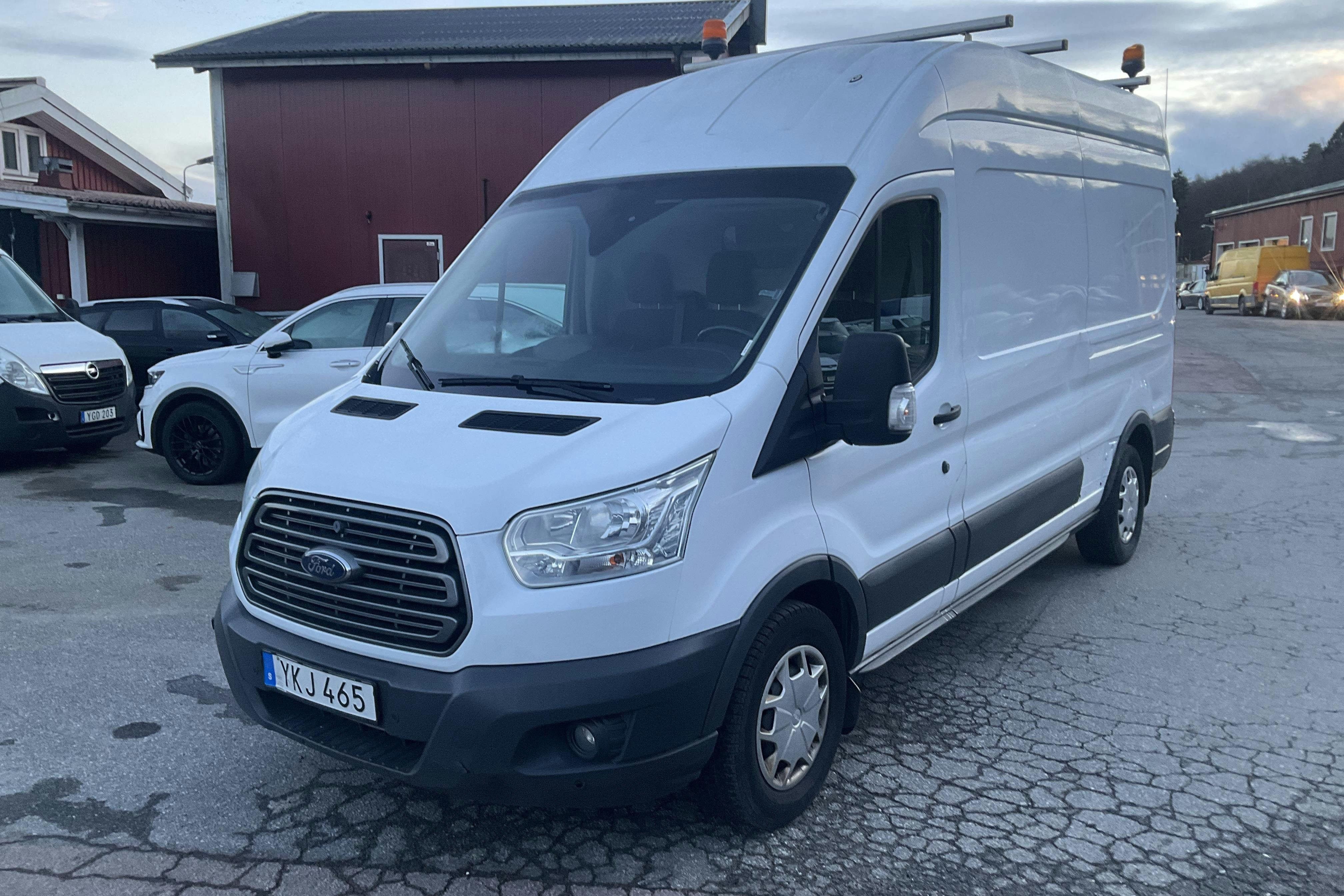 Ford Transit 350 2.0 TDCi 2WD Skåp (130hk) - 78 450 km - Manuaalinen - valkoinen - 2017