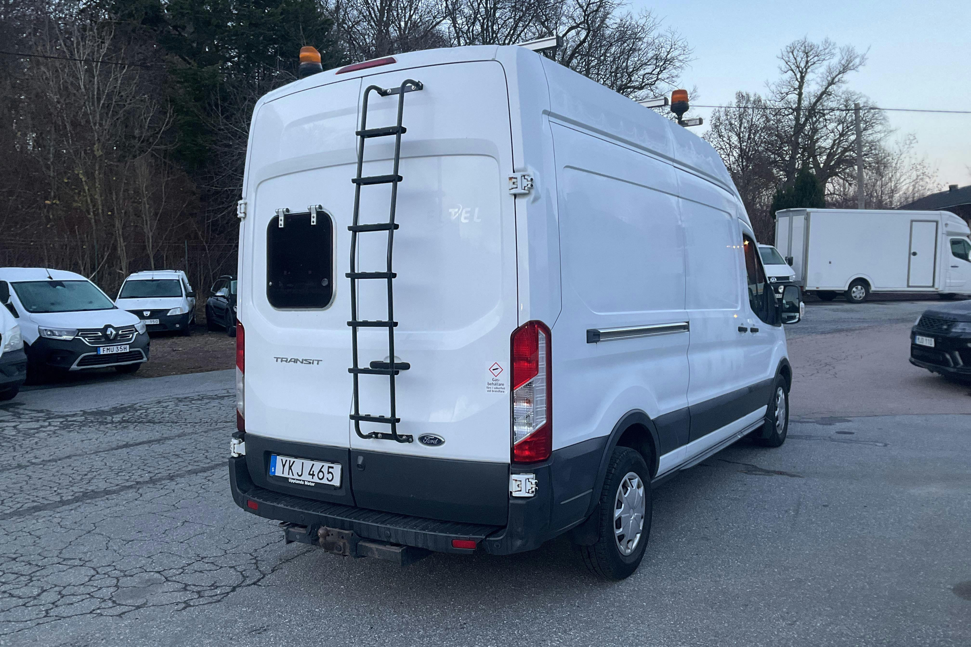 Ford Transit 350 2.0 TDCi 2WD Skåp (130hk) - 78 450 km - Manuaalinen - valkoinen - 2017