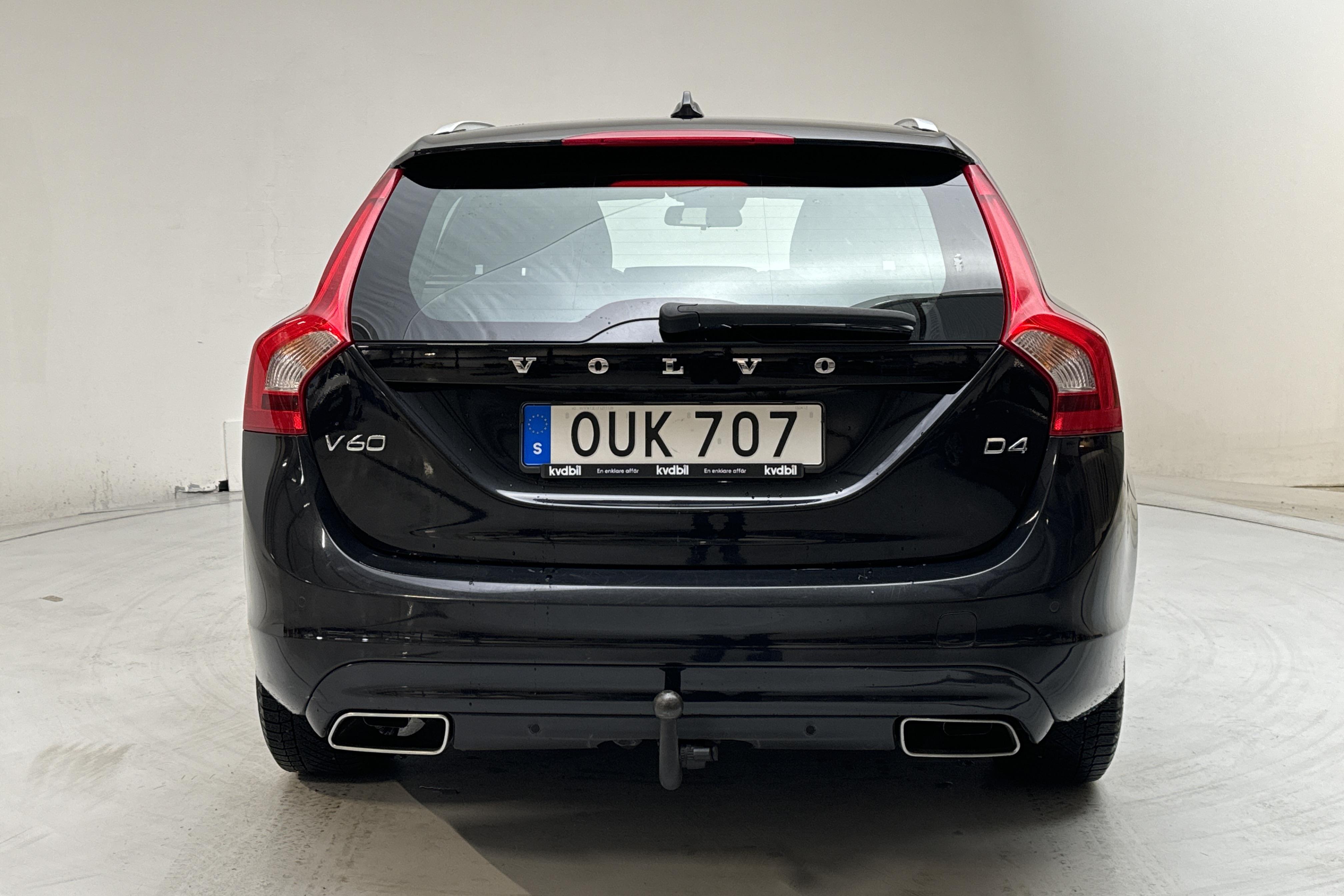 Volvo V60 D4 (181hk) - 141 310 km - Manual - black - 2015