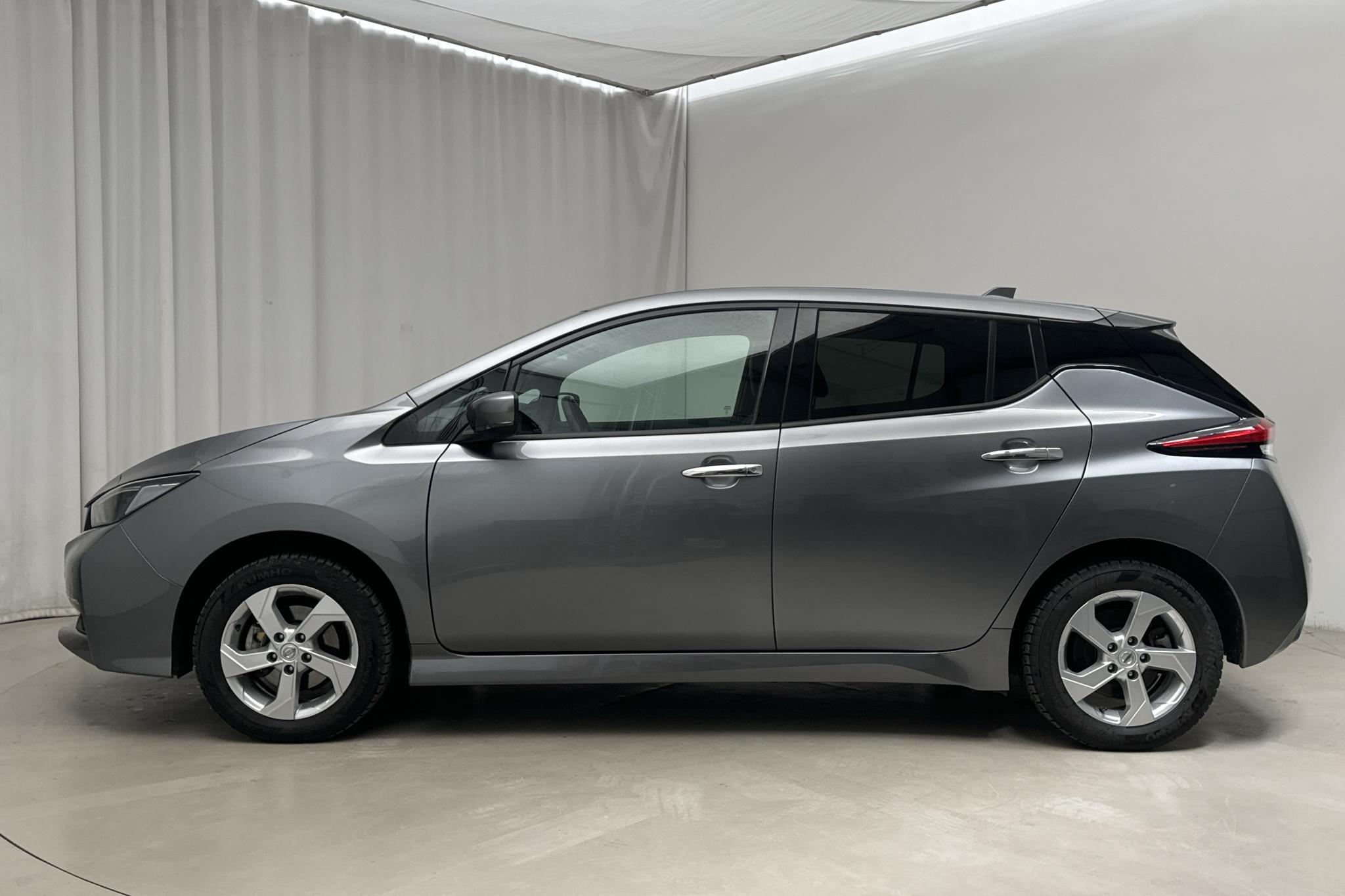 Nissan LEAF 5dr 59 kWh (214hk) - 24 450 km - Automaattinen - harmaa - 2022