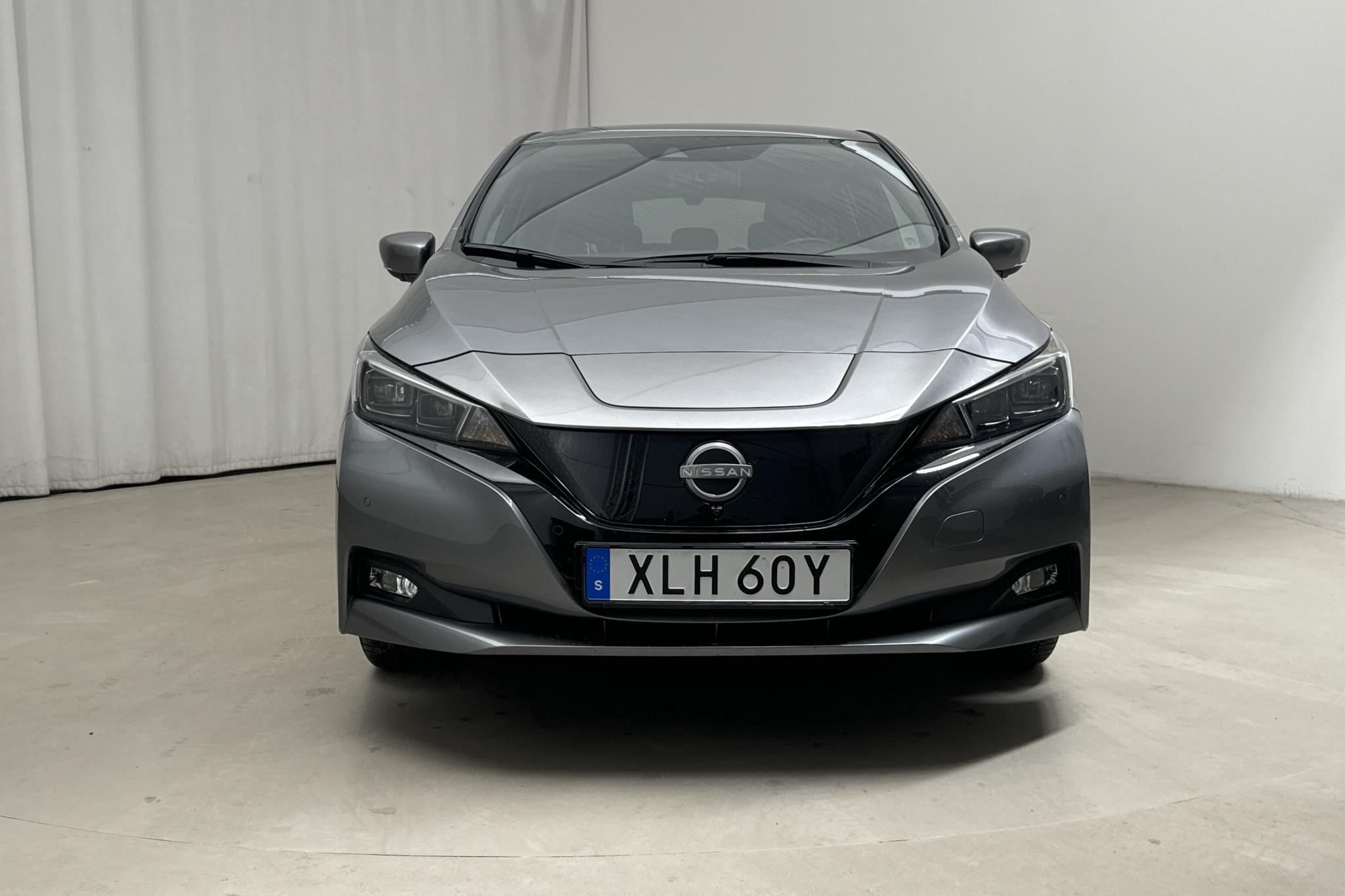 Nissan LEAF 5dr 59 kWh (214hk) - 24 450 km - Automaattinen - harmaa - 2022