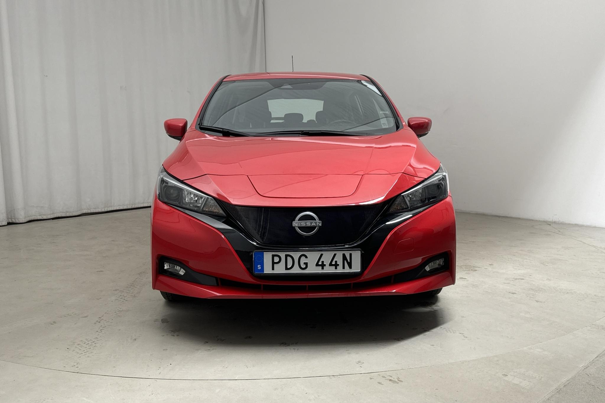 Nissan LEAF 5dr 39 kWh (150hk) - 17 950 km - Automaatne - punane - 2022