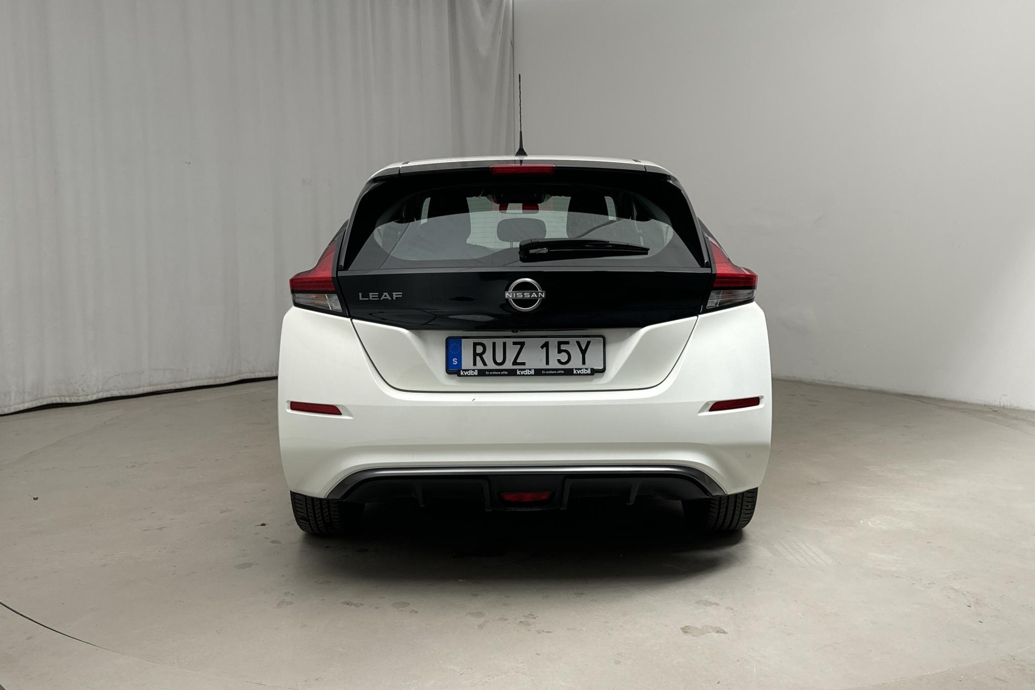 Nissan LEAF 5dr 39 kWh (150hk) - 15 700 km - Automatic - white - 2022