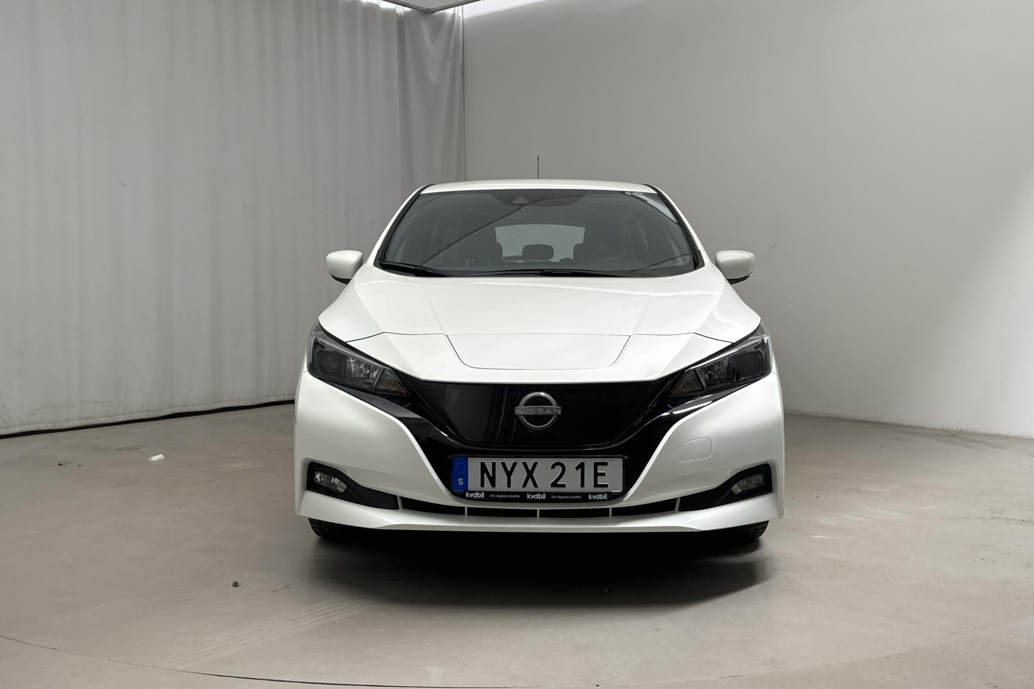 Nissan LEAF 5dr 39 kWh (150hk) - 16 700 km - Automatic - white - 2022