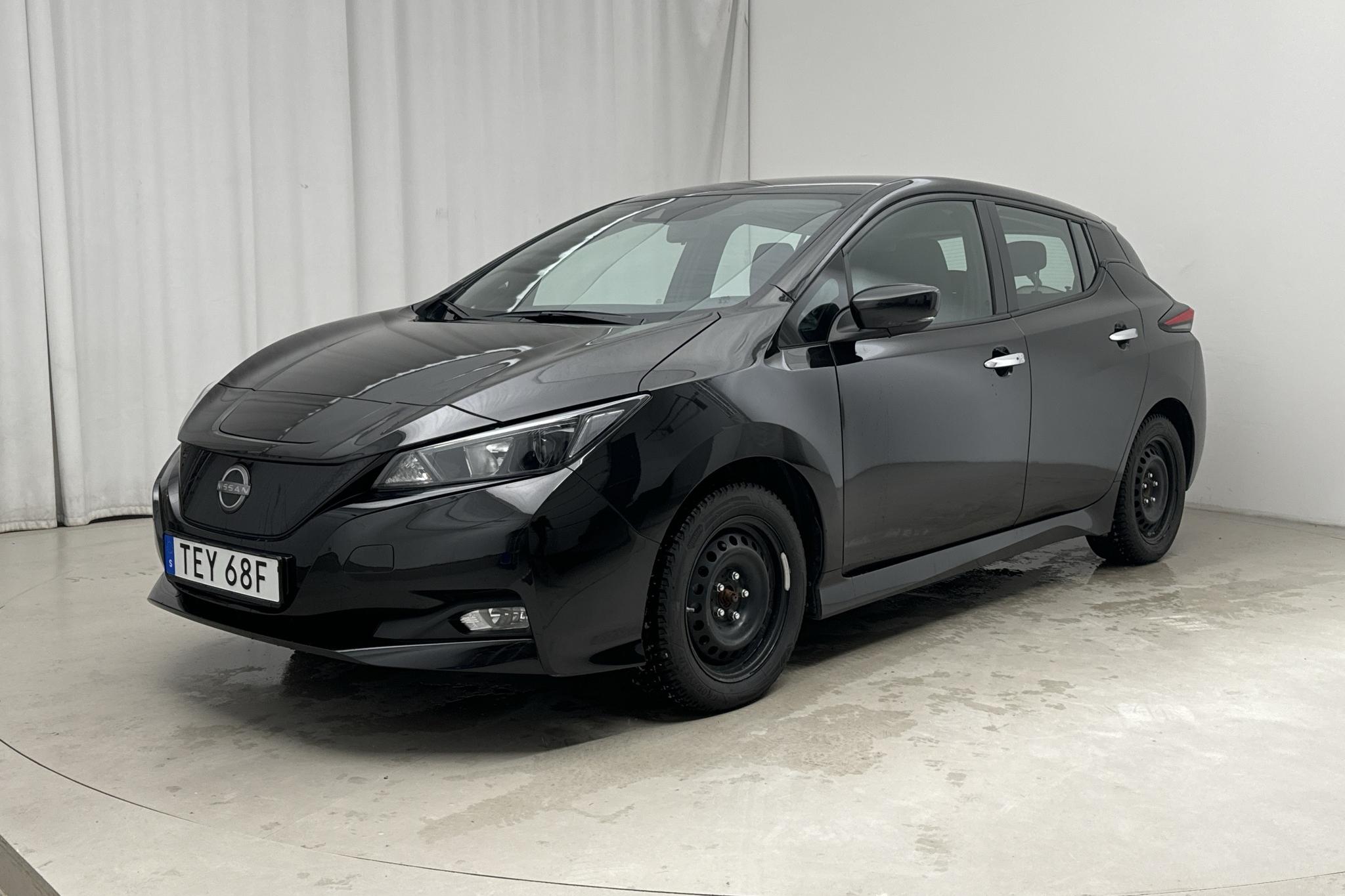 Nissan LEAF 5dr 39 kWh (150hk) - 37 380 km - Automatic - black - 2022