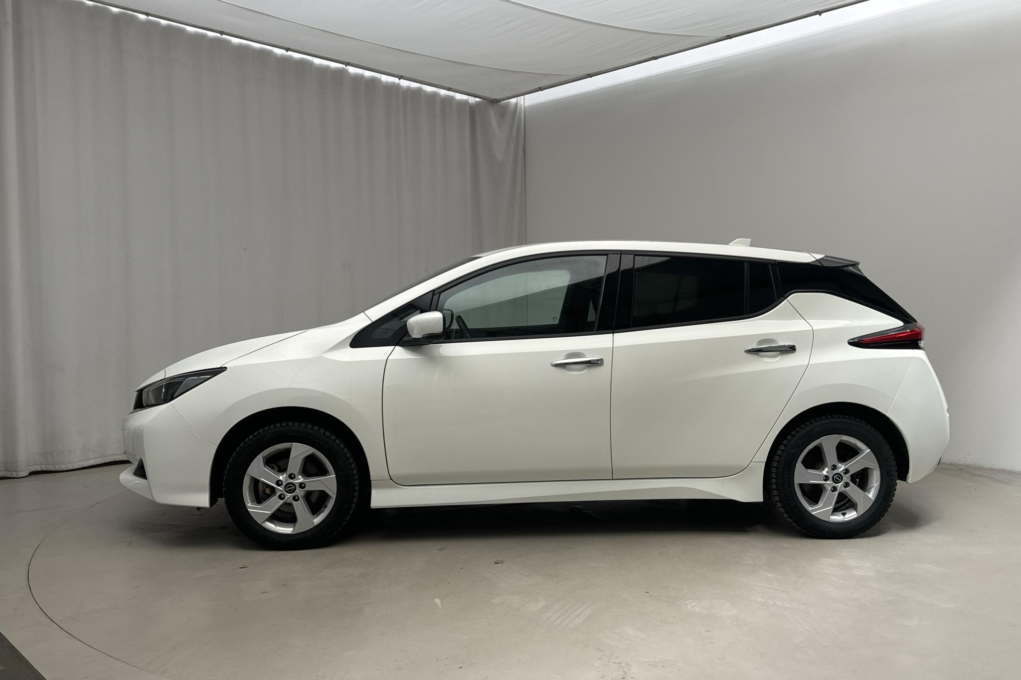 Nissan LEAF 5dr 59 kWh (214hk) - 27 630 km - Automaatne - valge - 2022